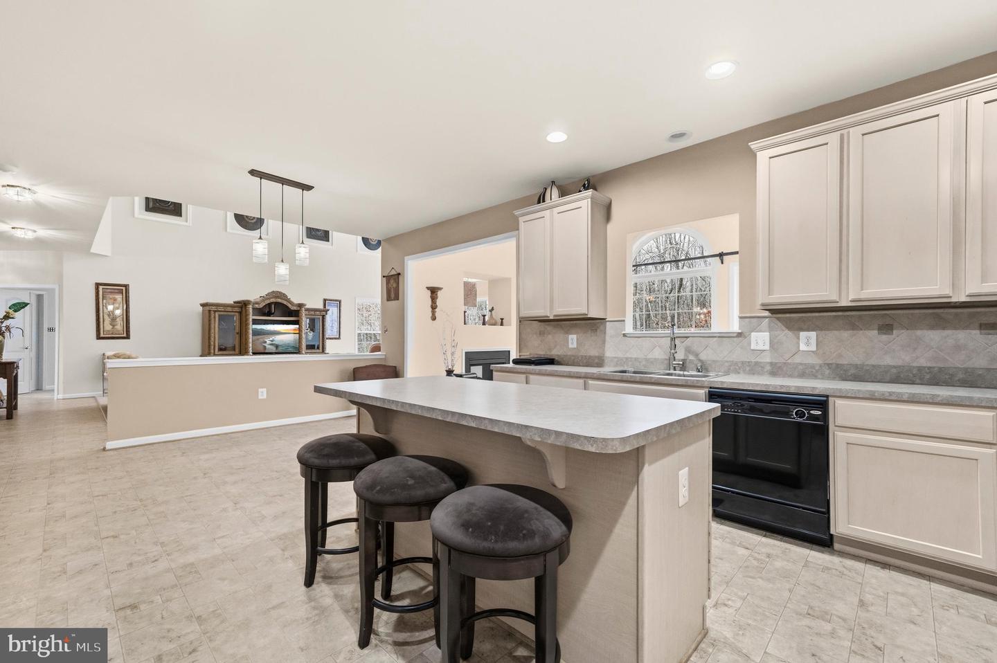 10416 ROLLING RIDGE DR, SPOTSYLVANIA, Virginia 22553, 6 Bedrooms Bedrooms, ,5 BathroomsBathrooms,Residential,For sale,10416 ROLLING RIDGE DR,VASP2038380 MLS # VASP2038380