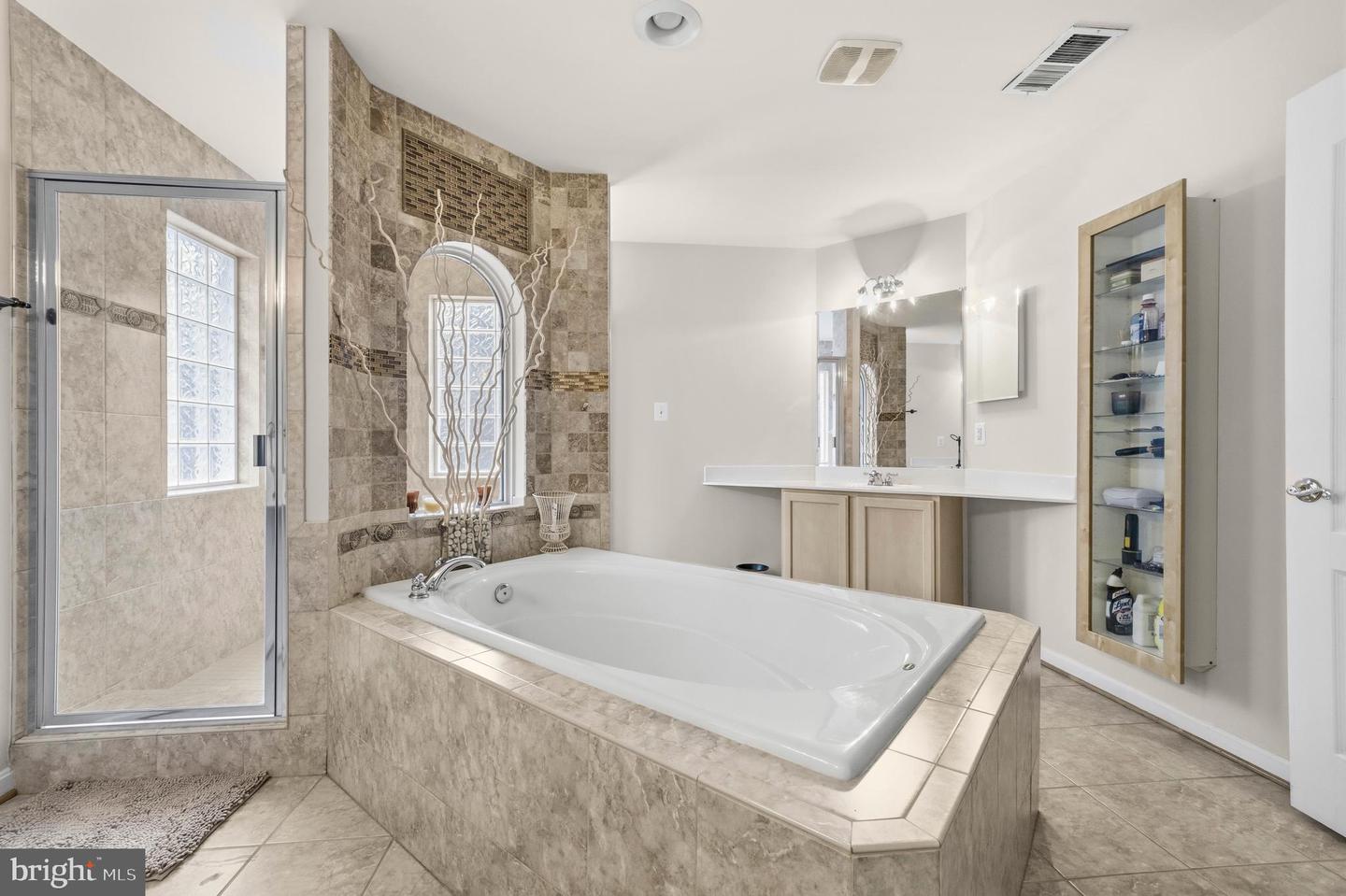 10416 ROLLING RIDGE DR, SPOTSYLVANIA, Virginia 22553, 6 Bedrooms Bedrooms, ,5 BathroomsBathrooms,Residential,For sale,10416 ROLLING RIDGE DR,VASP2038380 MLS # VASP2038380