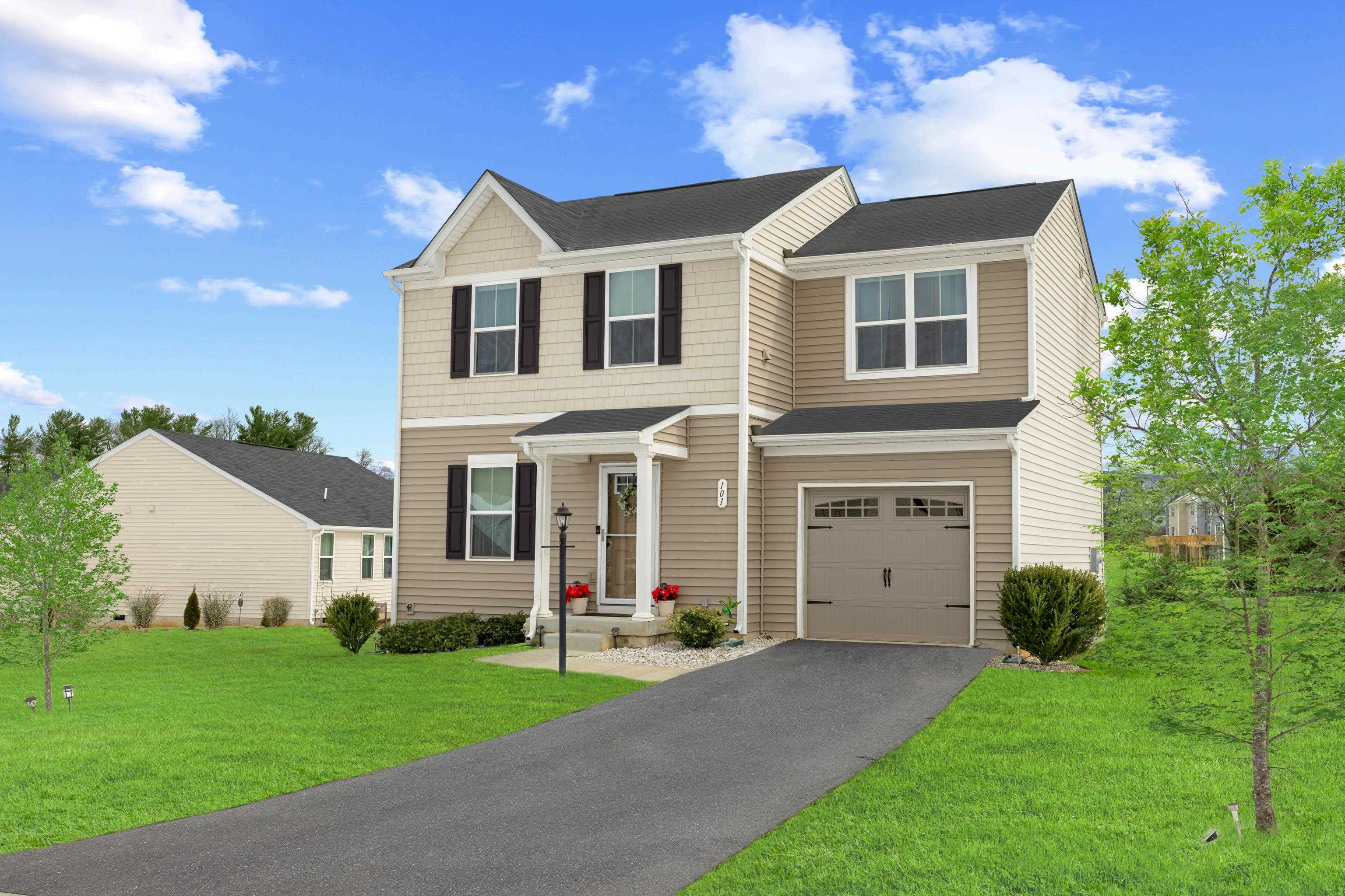 101 CROSSKEYS WAY, WAYNESBORO, Virginia 22980, 3 Bedrooms Bedrooms, ,1 BathroomBathrooms,Residential,101 CROSSKEYS WAY,673606 MLS # 673606