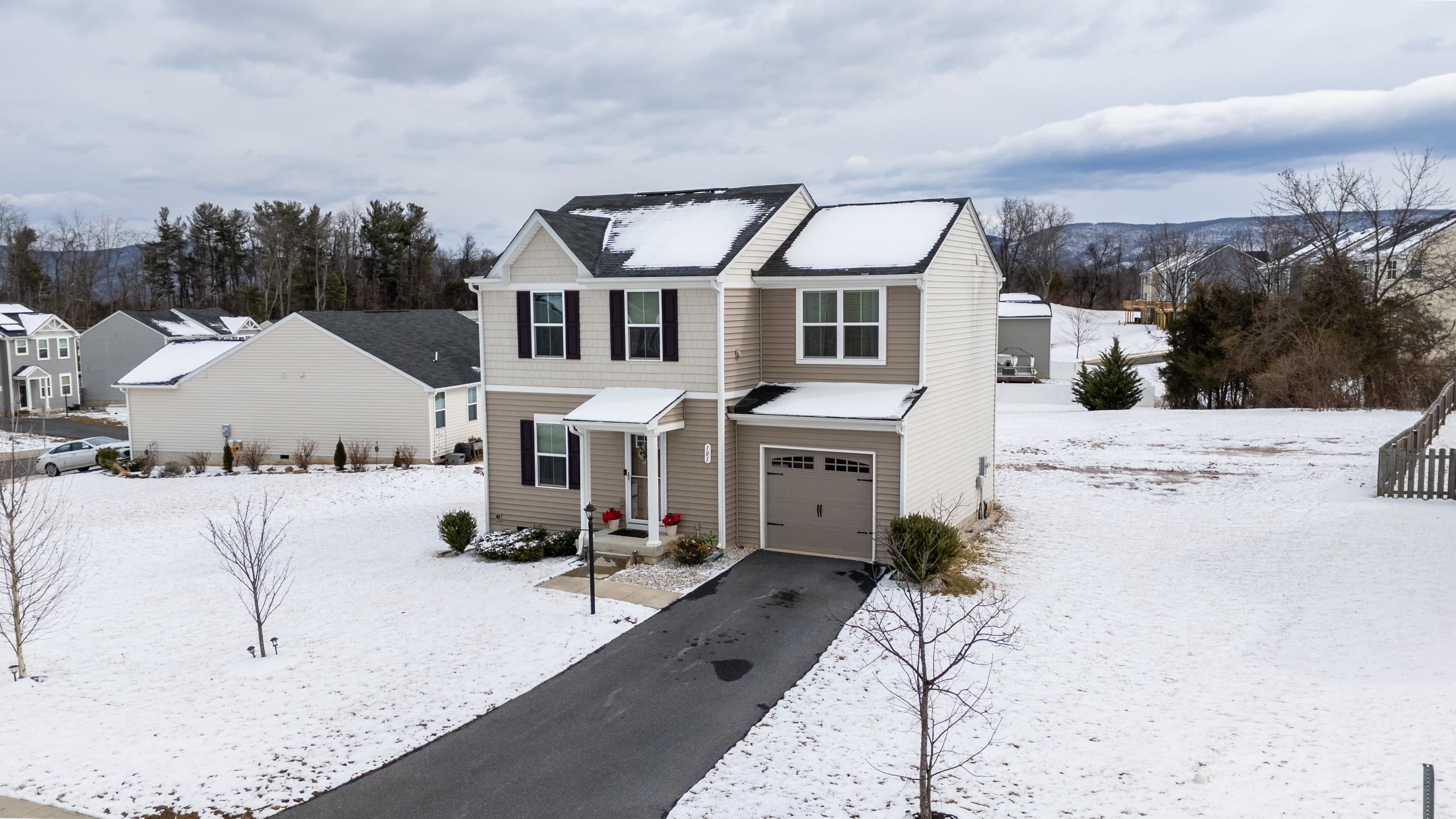 101 CROSSKEYS WAY, WAYNESBORO, Virginia 22980, 3 Bedrooms Bedrooms, ,1 BathroomBathrooms,Residential,101 CROSSKEYS WAY,673606 MLS # 673606