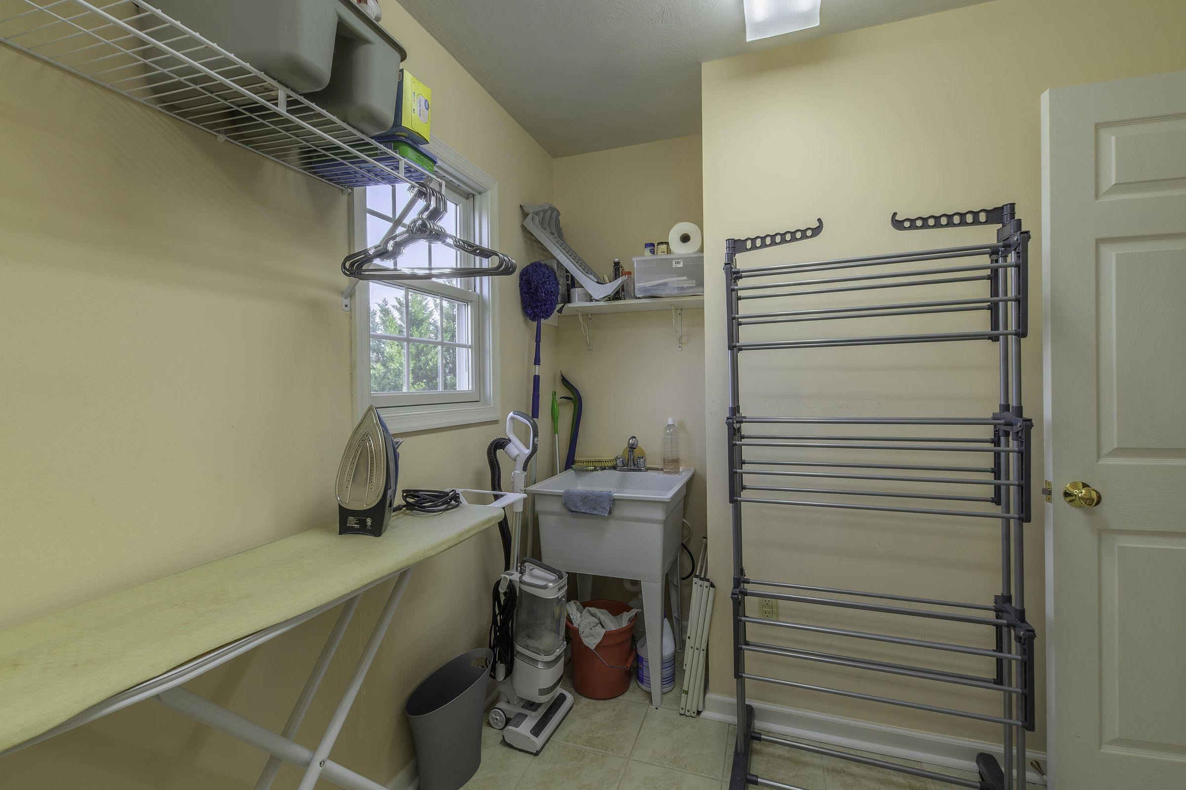 2nd Fl. Laundry room 2nd Fl. Laundry room