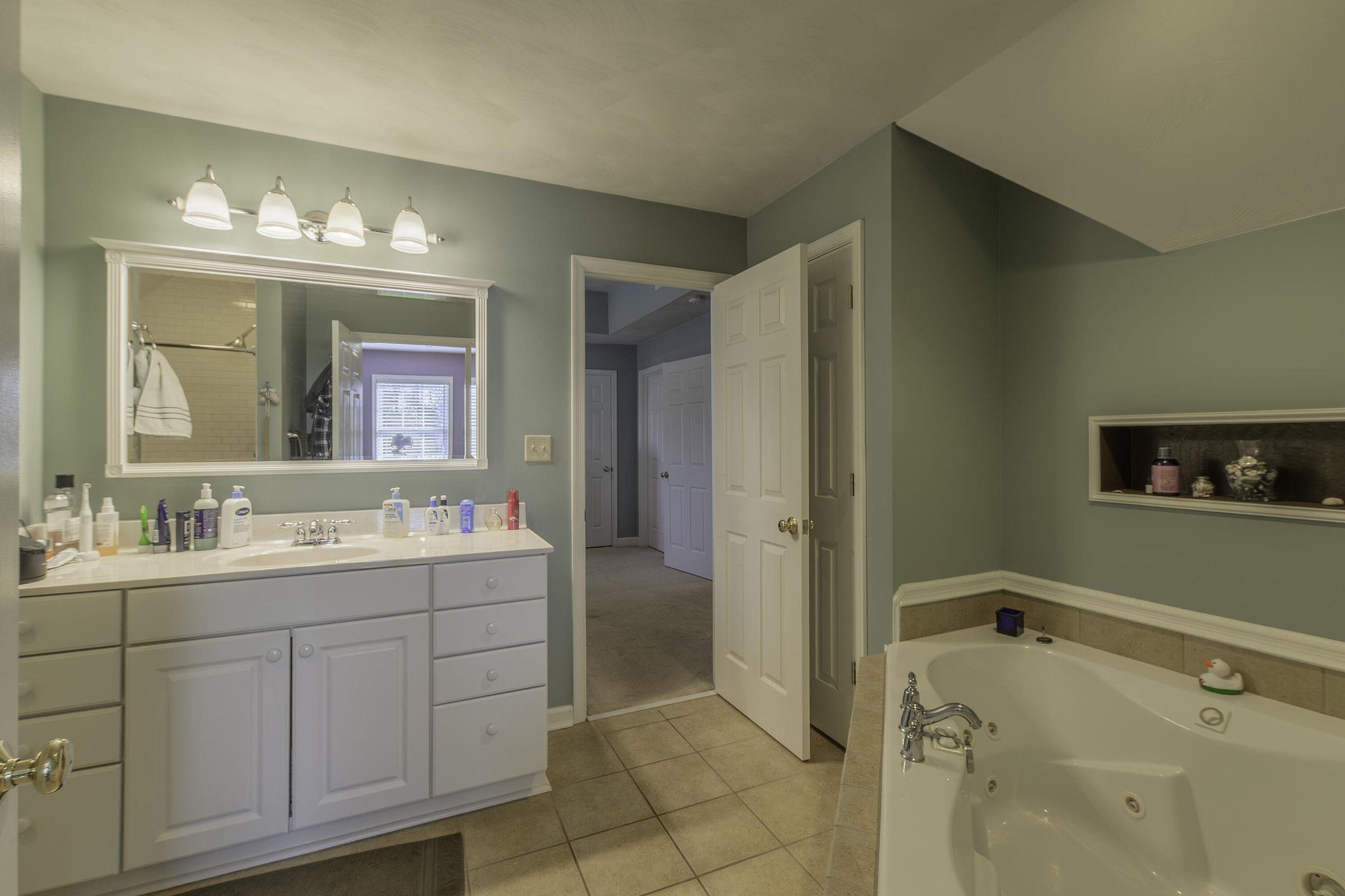 Master Bath! Master Bath!