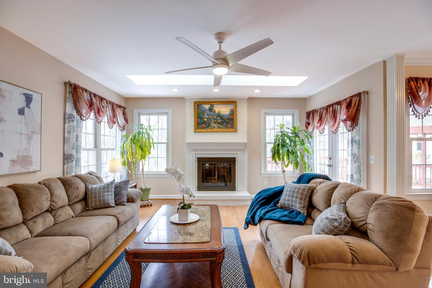 6185 SNOWHILL CT, CENTREVILLE, Virginia 20120, 5 Bedrooms Bedrooms, ,3 BathroomsBathrooms,Residential,For sale,6185 SNOWHILL CT,VAFX2287140 MLS # VAFX2287140