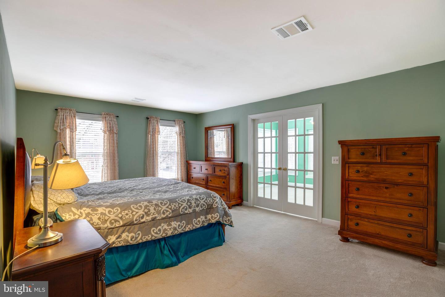 6185 SNOWHILL CT, CENTREVILLE, Virginia 20120, 5 Bedrooms Bedrooms, ,3 BathroomsBathrooms,Residential,For sale,6185 SNOWHILL CT,VAFX2287140 MLS # VAFX2287140