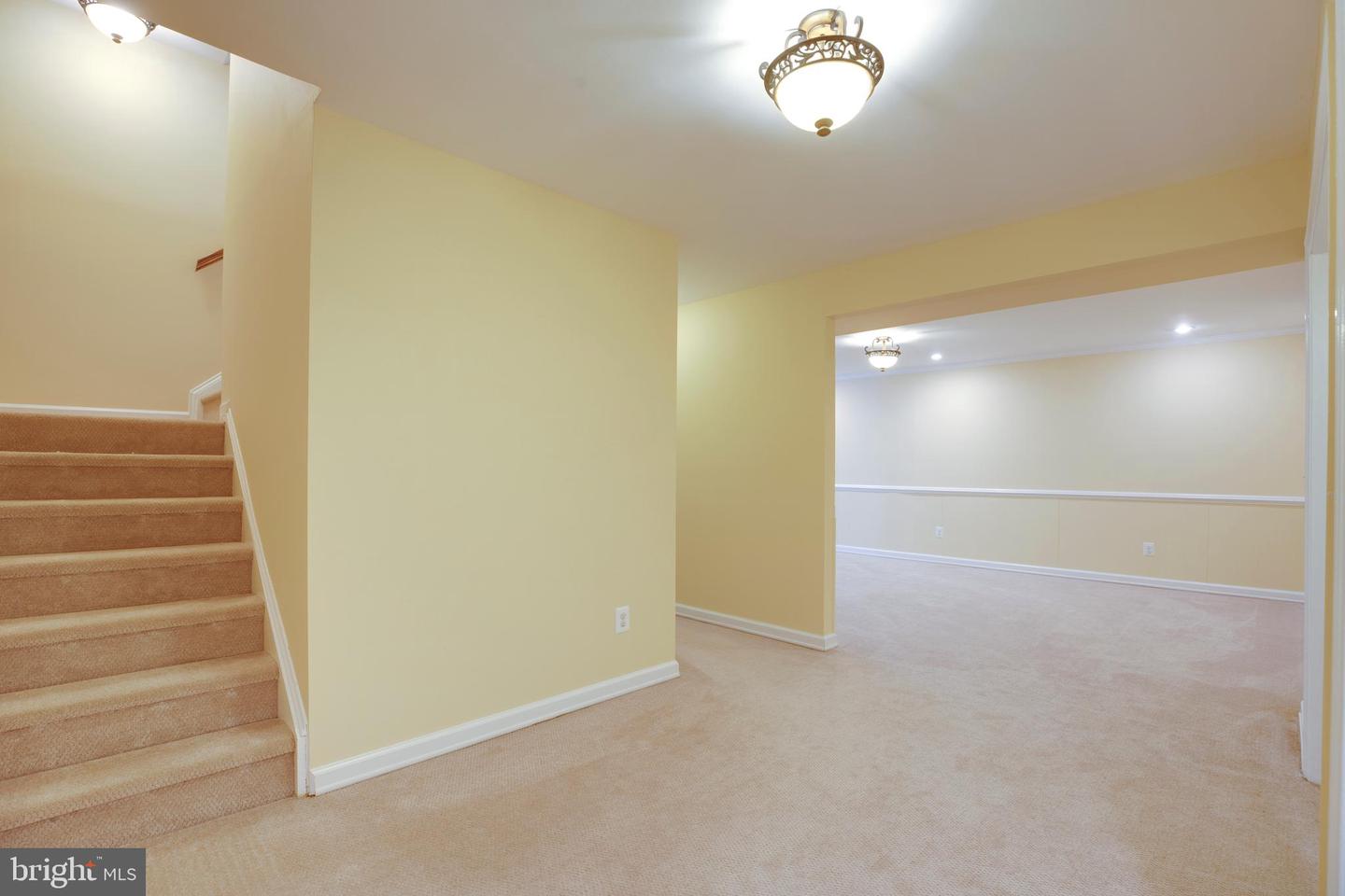 6185 SNOWHILL CT, CENTREVILLE, Virginia 20120, 5 Bedrooms Bedrooms, ,3 BathroomsBathrooms,Residential,For sale,6185 SNOWHILL CT,VAFX2287140 MLS # VAFX2287140