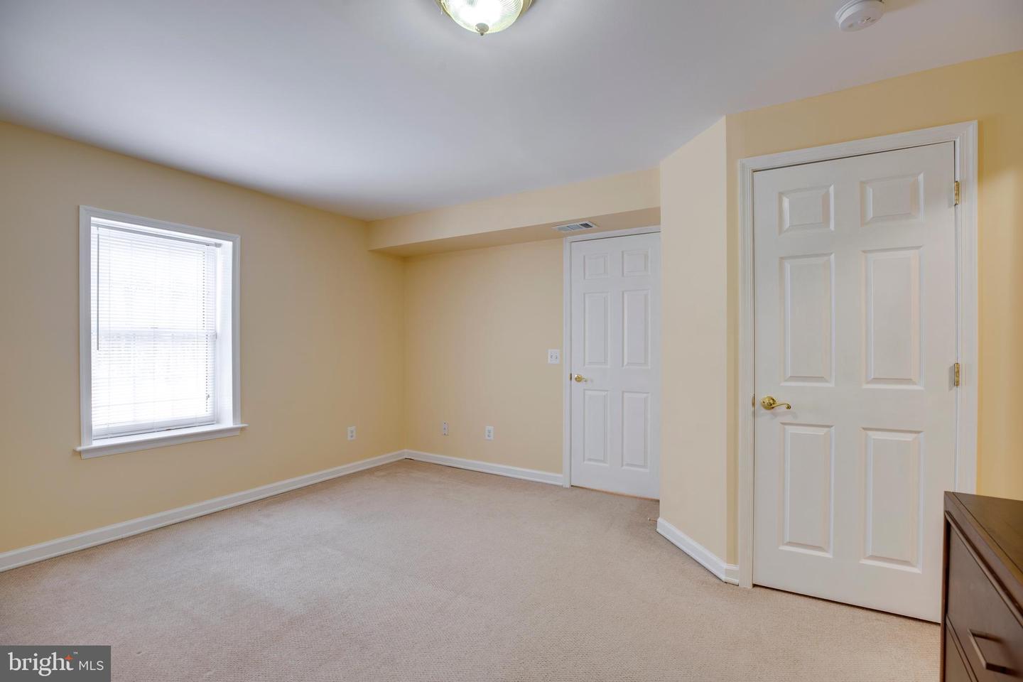 6185 SNOWHILL CT, CENTREVILLE, Virginia 20120, 5 Bedrooms Bedrooms, ,3 BathroomsBathrooms,Residential,For sale,6185 SNOWHILL CT,VAFX2287140 MLS # VAFX2287140