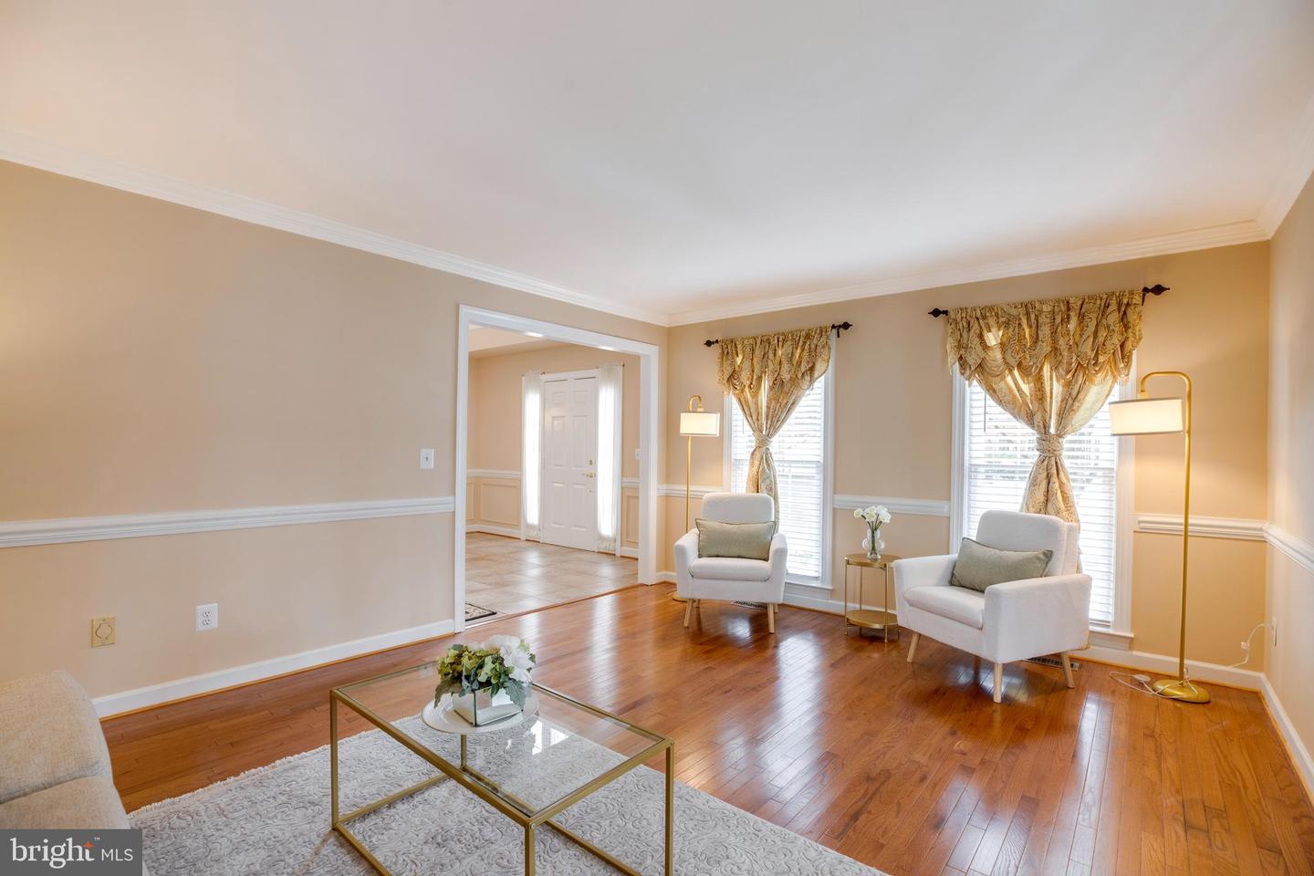 6185 SNOWHILL CT, CENTREVILLE, Virginia 20120, 5 Bedrooms Bedrooms, ,3 BathroomsBathrooms,Residential,For sale,6185 SNOWHILL CT,VAFX2287140 MLS # VAFX2287140