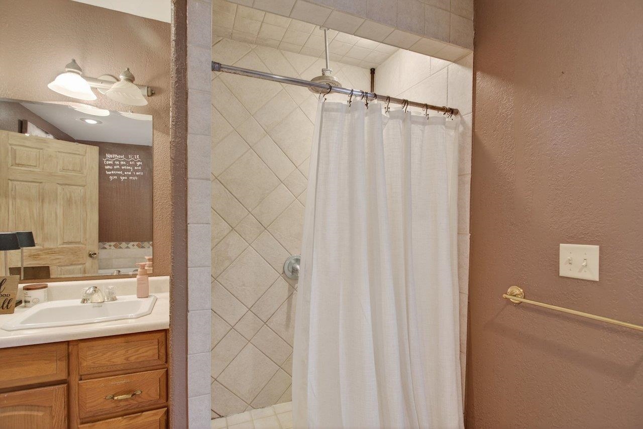 3950 HAPPY VALLEY RD, KEEZLETOWN, Virginia 22832, 3 Bedrooms Bedrooms, ,2 BathroomsBathrooms,Residential,3950 HAPPY VALLEY RD,673609 MLS # 673609