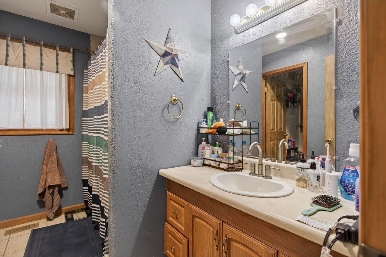 3950 HAPPY VALLEY RD, KEEZLETOWN, Virginia 22832, 3 Bedrooms Bedrooms, ,2 BathroomsBathrooms,Residential,3950 HAPPY VALLEY RD,673609 MLS # 673609