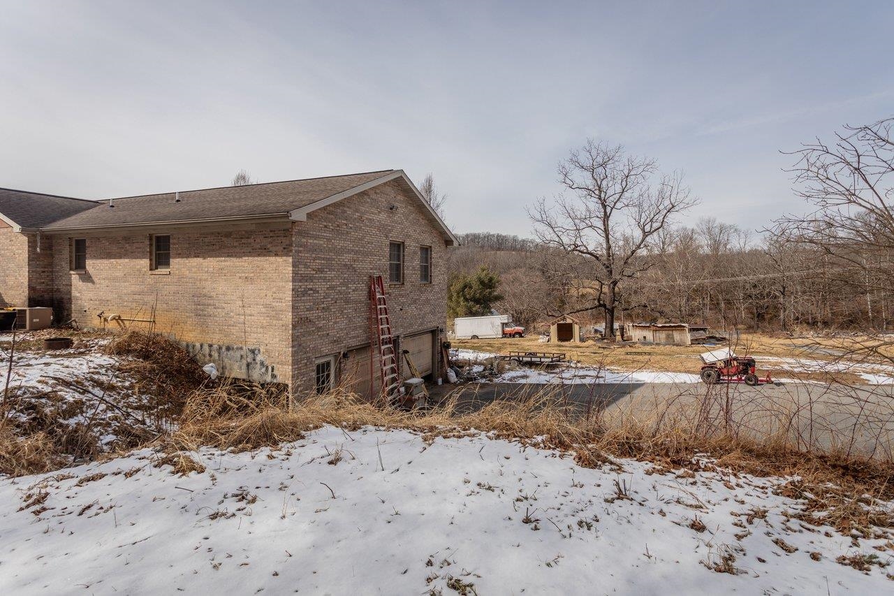 3950 HAPPY VALLEY RD, KEEZLETOWN, Virginia 22832, 3 Bedrooms Bedrooms, ,2 BathroomsBathrooms,Residential,3950 HAPPY VALLEY RD,673609 MLS # 673609