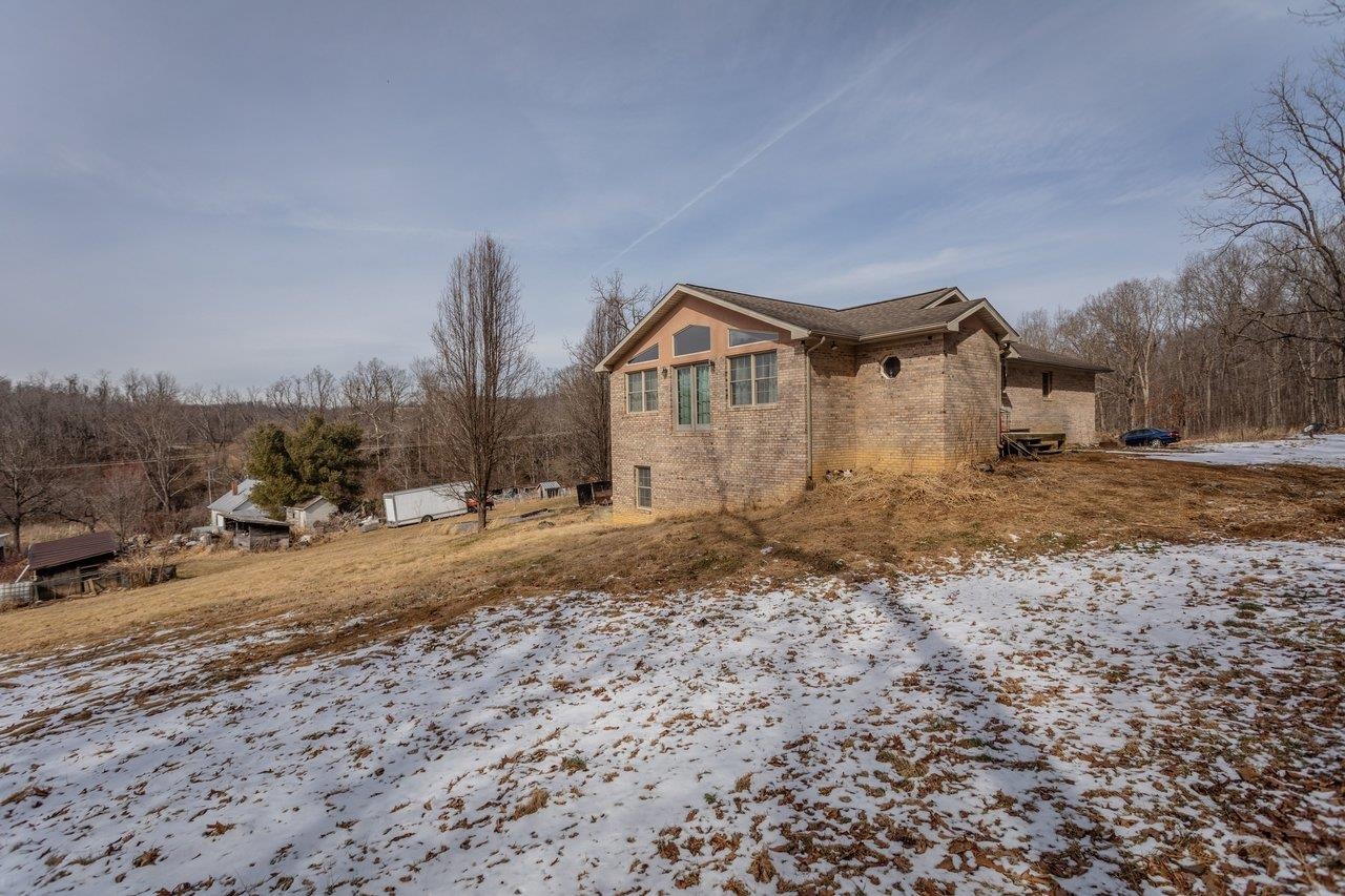 3950 HAPPY VALLEY RD, KEEZLETOWN, Virginia 22832, 3 Bedrooms Bedrooms, ,2 BathroomsBathrooms,Residential,3950 HAPPY VALLEY RD,673609 MLS # 673609