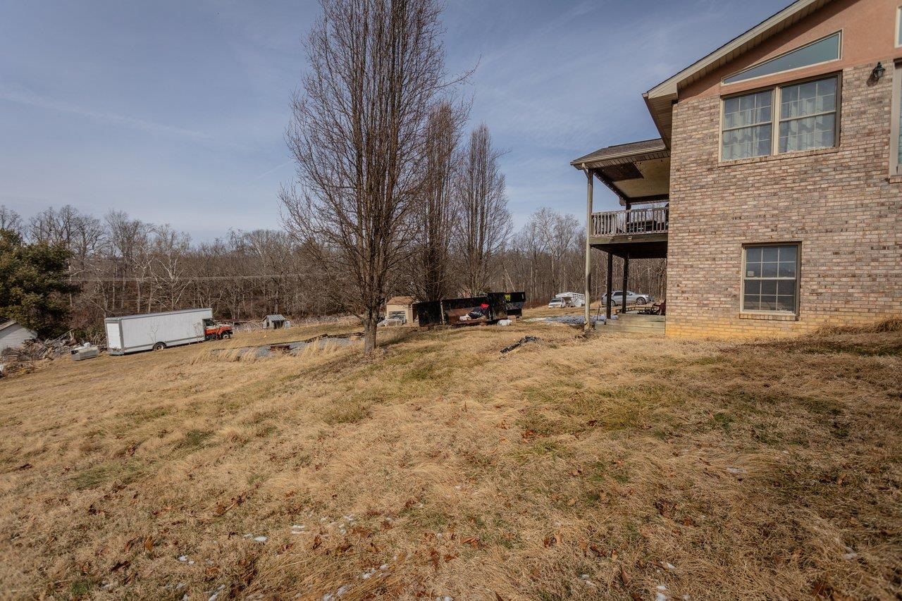 3950 HAPPY VALLEY RD, KEEZLETOWN, Virginia 22832, 3 Bedrooms Bedrooms, ,2 BathroomsBathrooms,Residential,3950 HAPPY VALLEY RD,673609 MLS # 673609