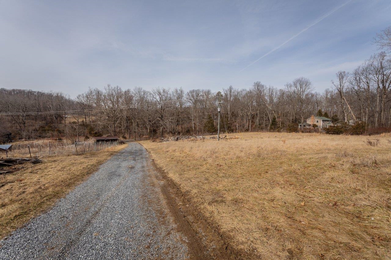 3950 HAPPY VALLEY RD, KEEZLETOWN, Virginia 22832, 3 Bedrooms Bedrooms, ,2 BathroomsBathrooms,Residential,3950 HAPPY VALLEY RD,673609 MLS # 673609