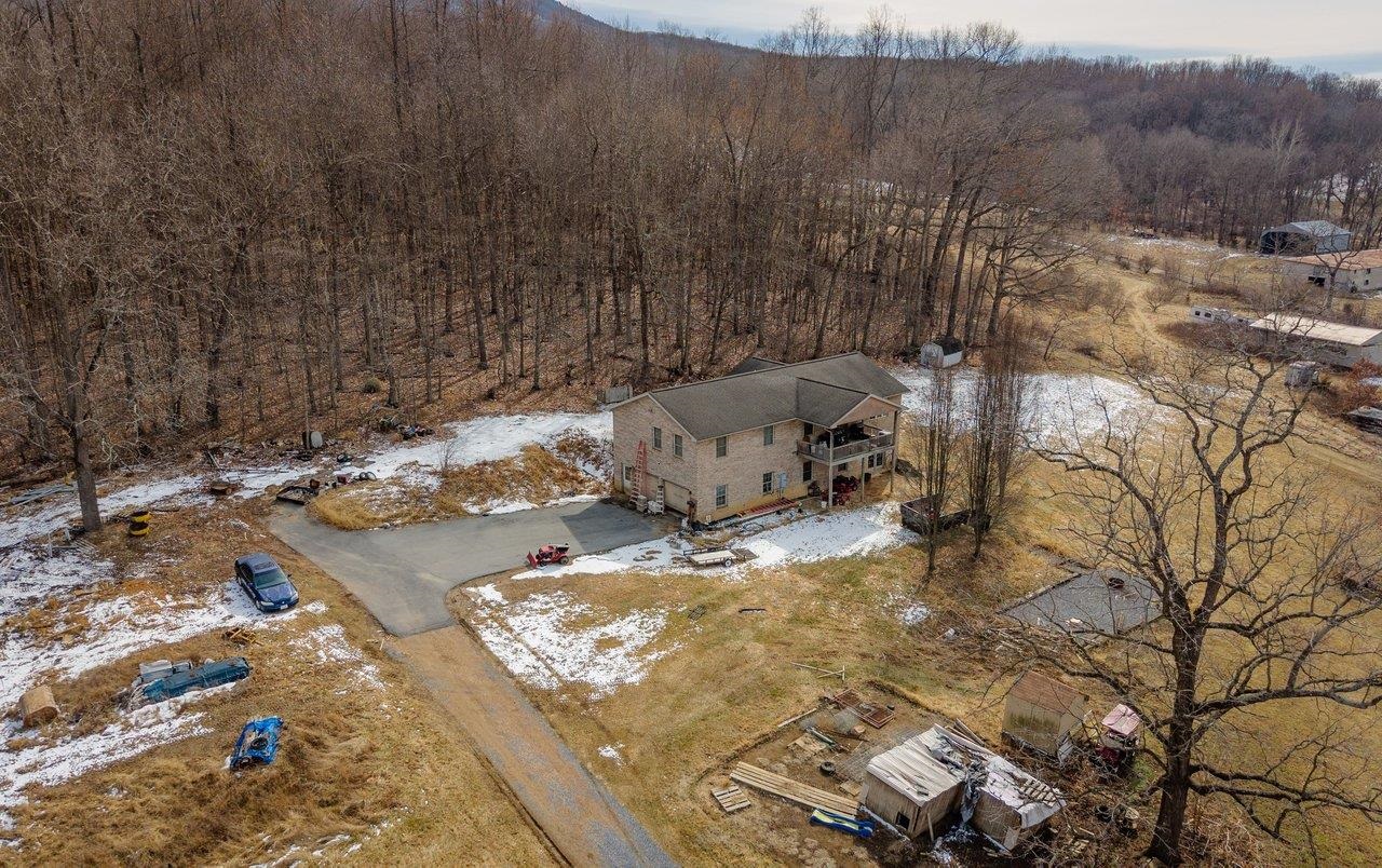 3950 HAPPY VALLEY RD, KEEZLETOWN, Virginia 22832, 3 Bedrooms Bedrooms, ,2 BathroomsBathrooms,Residential,3950 HAPPY VALLEY RD,673609 MLS # 673609