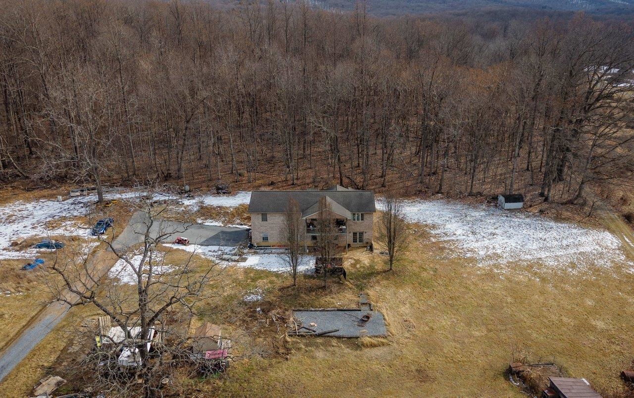 3950 HAPPY VALLEY RD, KEEZLETOWN, Virginia 22832, 3 Bedrooms Bedrooms, ,2 BathroomsBathrooms,Residential,3950 HAPPY VALLEY RD,673609 MLS # 673609