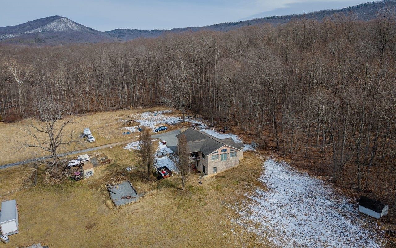 3950 HAPPY VALLEY RD, KEEZLETOWN, Virginia 22832, 3 Bedrooms Bedrooms, ,2 BathroomsBathrooms,Residential,3950 HAPPY VALLEY RD,673609 MLS # 673609