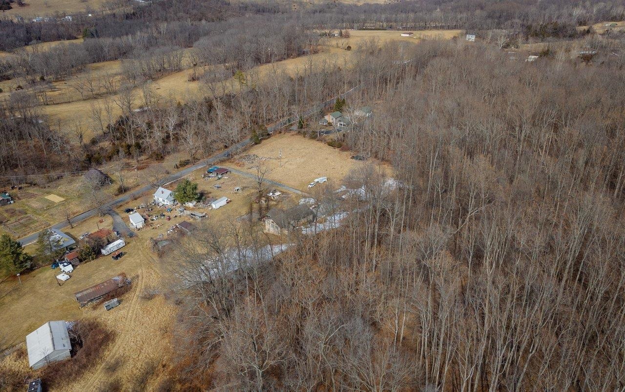 3950 HAPPY VALLEY RD, KEEZLETOWN, Virginia 22832, 3 Bedrooms Bedrooms, ,2 BathroomsBathrooms,Residential,3950 HAPPY VALLEY RD,673609 MLS # 673609