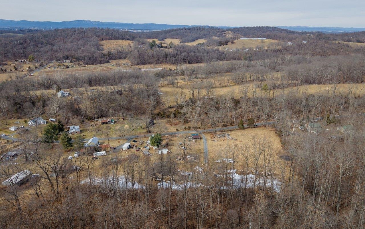 3950 HAPPY VALLEY RD, KEEZLETOWN, Virginia 22832, 3 Bedrooms Bedrooms, ,2 BathroomsBathrooms,Residential,3950 HAPPY VALLEY RD,673609 MLS # 673609