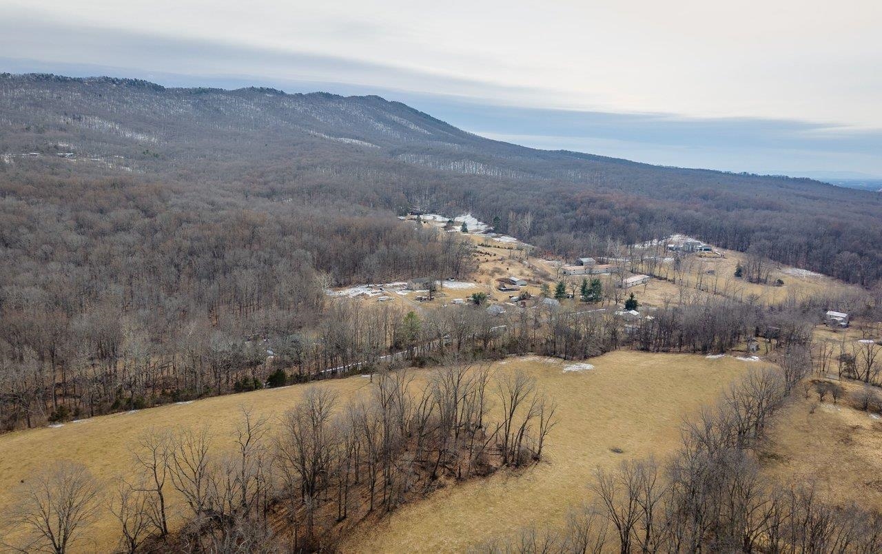 3950 HAPPY VALLEY RD, KEEZLETOWN, Virginia 22832, 3 Bedrooms Bedrooms, ,2 BathroomsBathrooms,Residential,3950 HAPPY VALLEY RD,673609 MLS # 673609