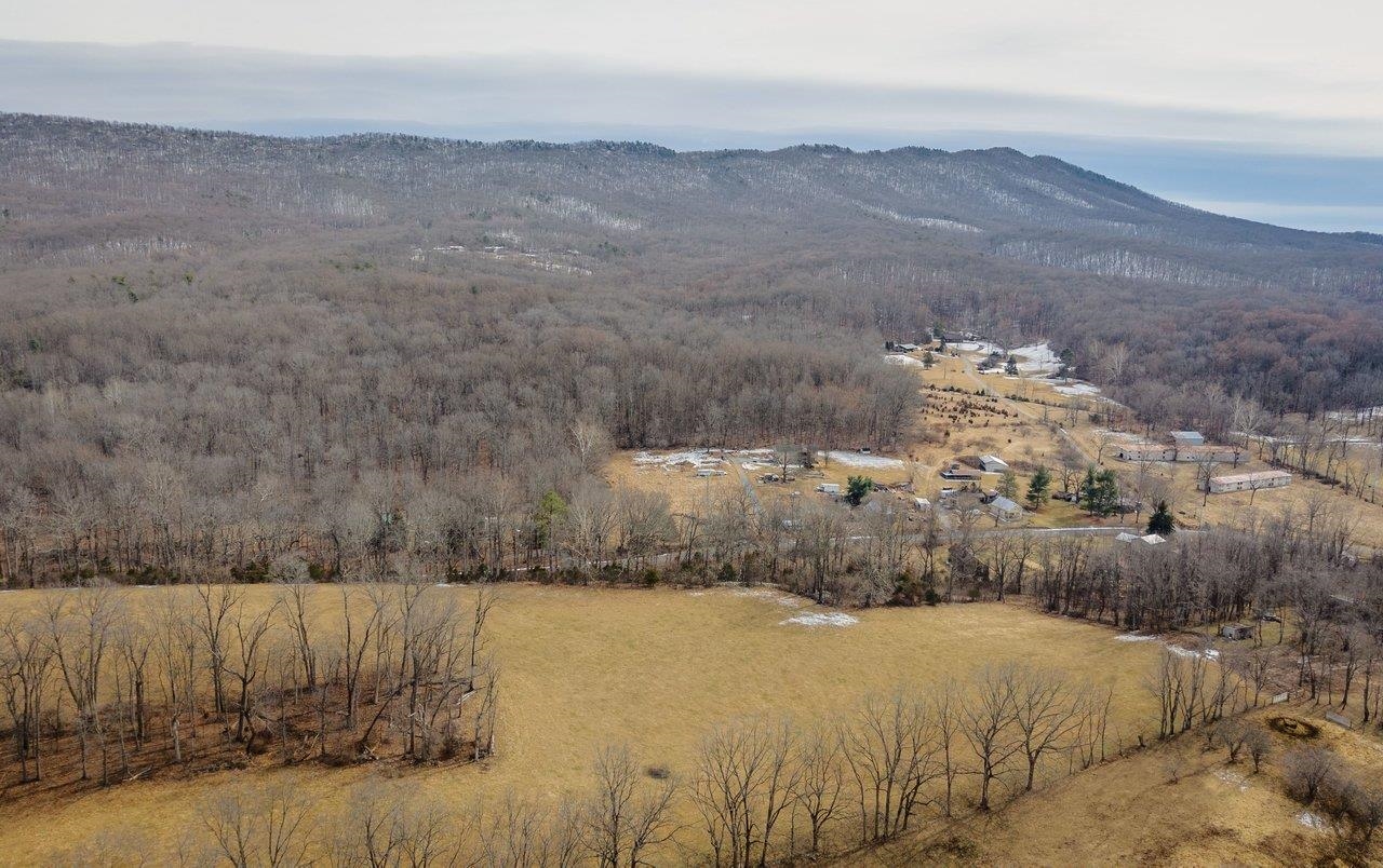 3950 HAPPY VALLEY RD, KEEZLETOWN, Virginia 22832, 3 Bedrooms Bedrooms, ,2 BathroomsBathrooms,Residential,3950 HAPPY VALLEY RD,673609 MLS # 673609