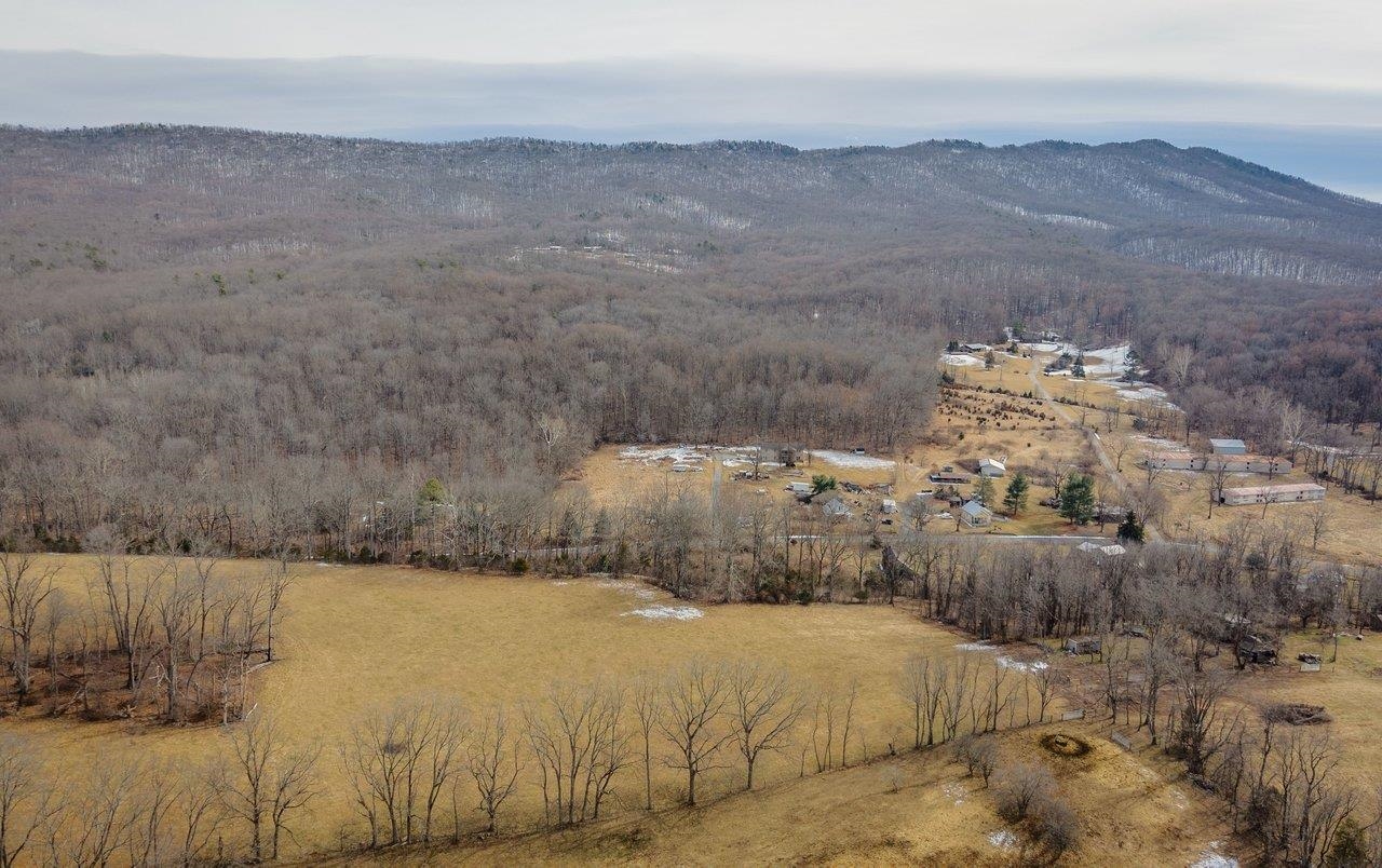 3950 HAPPY VALLEY RD, KEEZLETOWN, Virginia 22832, 3 Bedrooms Bedrooms, ,2 BathroomsBathrooms,Residential,3950 HAPPY VALLEY RD,673609 MLS # 673609