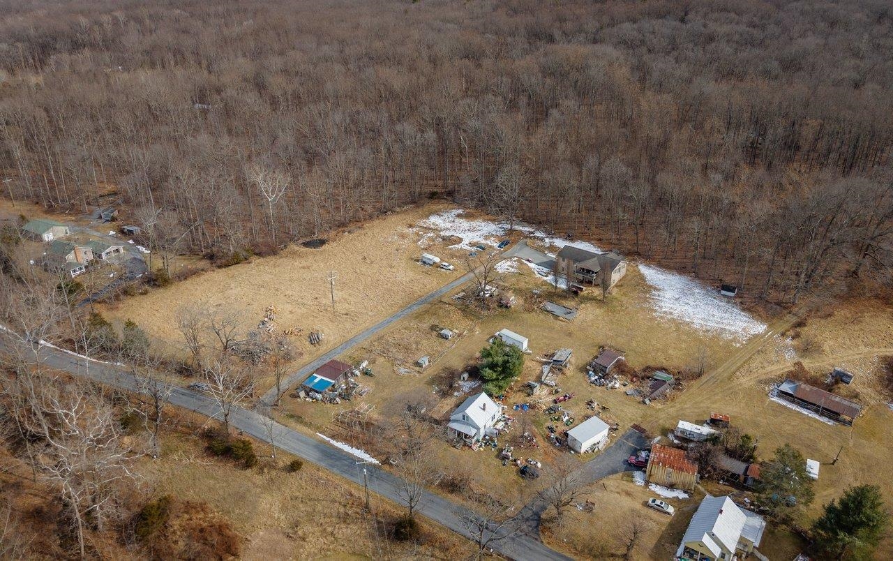 3950 HAPPY VALLEY RD, KEEZLETOWN, Virginia 22832, 3 Bedrooms Bedrooms, ,2 BathroomsBathrooms,Residential,3950 HAPPY VALLEY RD,673609 MLS # 673609