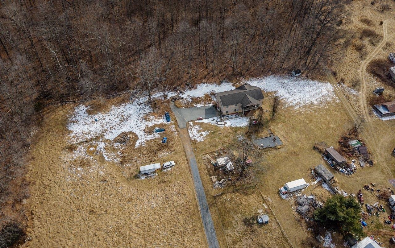 3950 HAPPY VALLEY RD, KEEZLETOWN, Virginia 22832, 3 Bedrooms Bedrooms, ,2 BathroomsBathrooms,Residential,3950 HAPPY VALLEY RD,673609 MLS # 673609