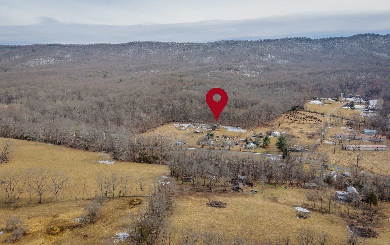 3950 HAPPY VALLEY RD, KEEZLETOWN, Virginia 22832, 3 Bedrooms Bedrooms, ,2 BathroomsBathrooms,Residential,3950 HAPPY VALLEY RD,673609 MLS # 673609