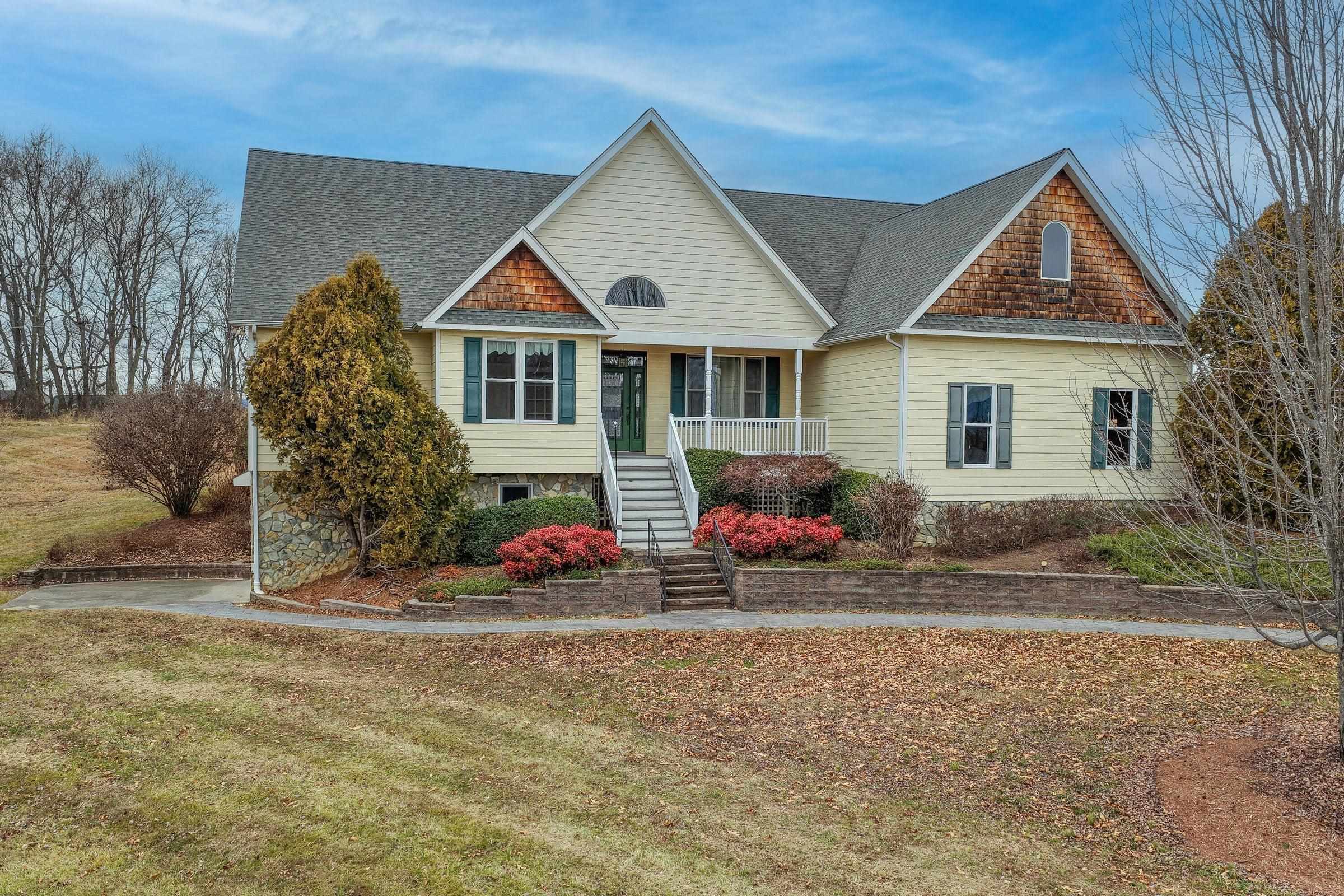 Attractive home with 4,290 sq ft, in a prime location in Rockbridge County. Easy access to I-81 and Rt 11. Minutes to Lexington, or to Staunton.