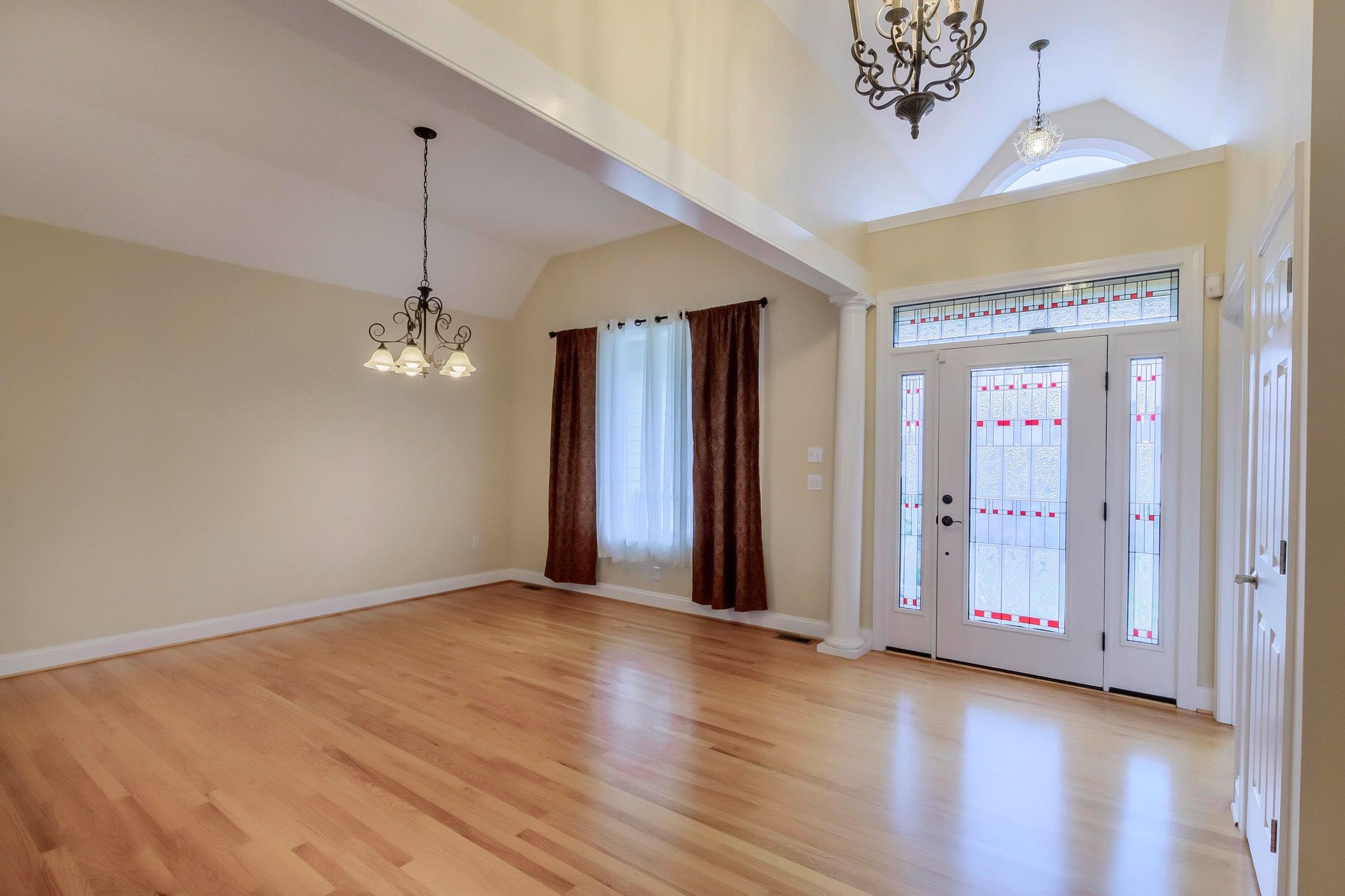 The dining room is to your right as you enter.