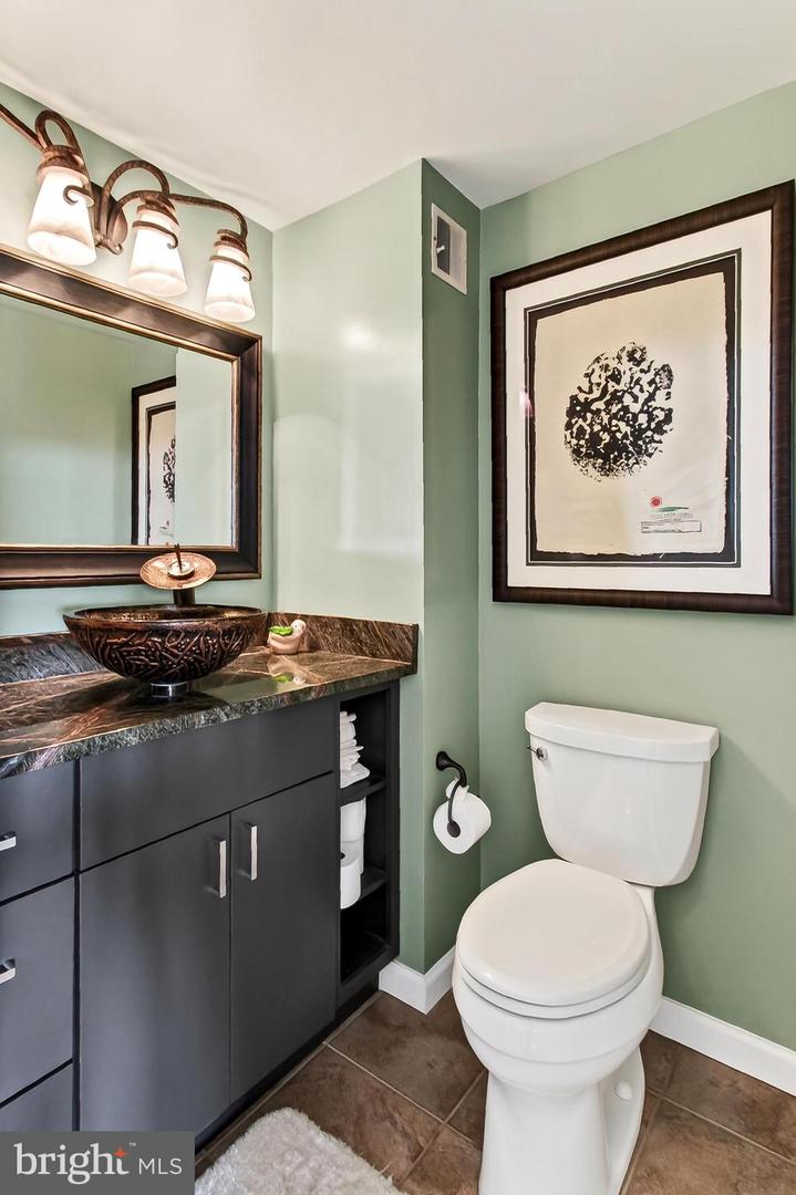 5500 HOLMES RUN PKWY #1507, ALEXANDRIA, Virginia 22304, 1 Bedroom Bedrooms, ,1 BathroomBathrooms,Residential,For sale,5500 HOLMES RUN PKWY #1507,VAAX2053864 MLS # VAAX2053864 5500 HOLMES RUN PKWY #1507, ALEXANDRIA, Virginia 22304, 1 Bedroom Bedrooms, ,1 BathroomBathrooms,Residential,For sale,5500 HOLMES RUN PKWY #1507,VAAX2053864 MLS # VAAX2053864