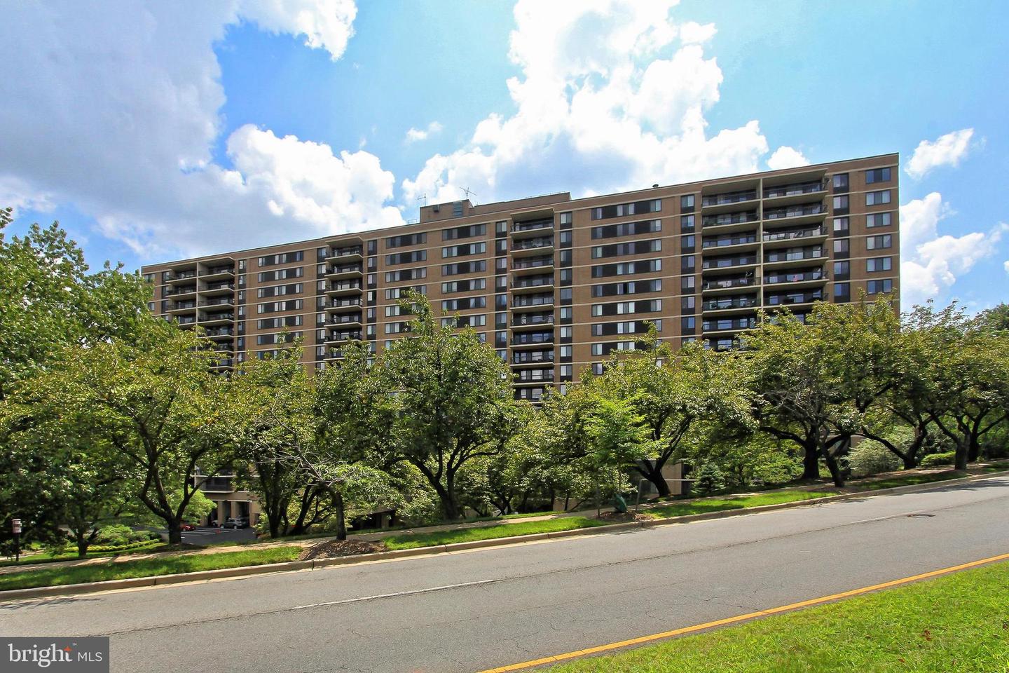 5500 HOLMES RUN PKWY #1507, ALEXANDRIA, Virginia 22304, 1 Bedroom Bedrooms, ,1 BathroomBathrooms,Residential,For sale,5500 HOLMES RUN PKWY #1507,VAAX2053864 MLS # VAAX2053864 5500 HOLMES RUN PKWY #1507, ALEXANDRIA, Virginia 22304, 1 Bedroom Bedrooms, ,1 BathroomBathrooms,Residential,For sale,5500 HOLMES RUN PKWY #1507,VAAX2053864 MLS # VAAX2053864