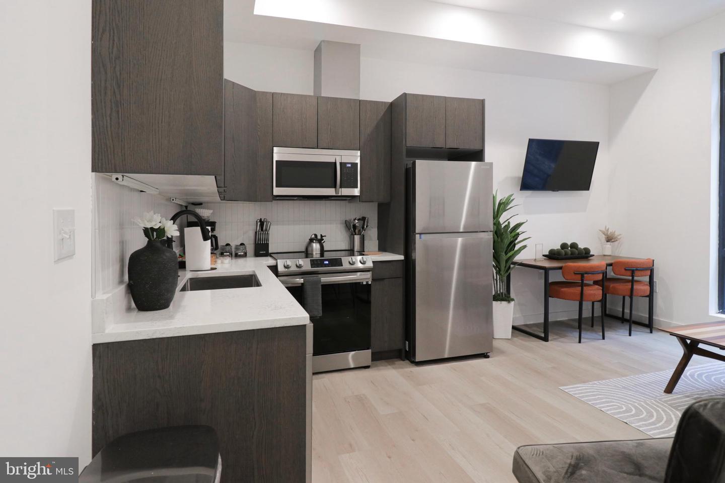 1318 9TH ST NW #5, WASHINGTON, District Of Columbia 20001, 1 Bedroom Bedrooms, ,1 BathroomBathrooms,Residential,For sale,1318 9TH ST NW #5,DCDC2245428 MLS # DCDC2245428