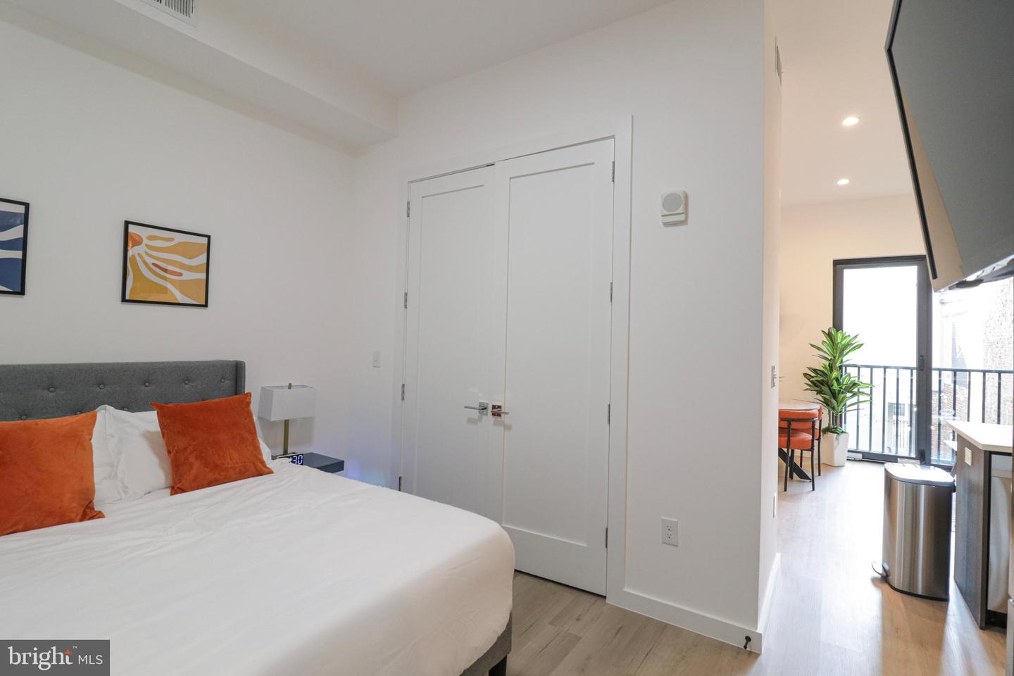 1318 9TH ST NW #6, WASHINGTON, District Of Columbia 20001, 1 Bedroom Bedrooms, ,1 BathroomBathrooms,Residential,For sale,1318 9TH ST NW #6,DCDC2245430 MLS # DCDC2245430