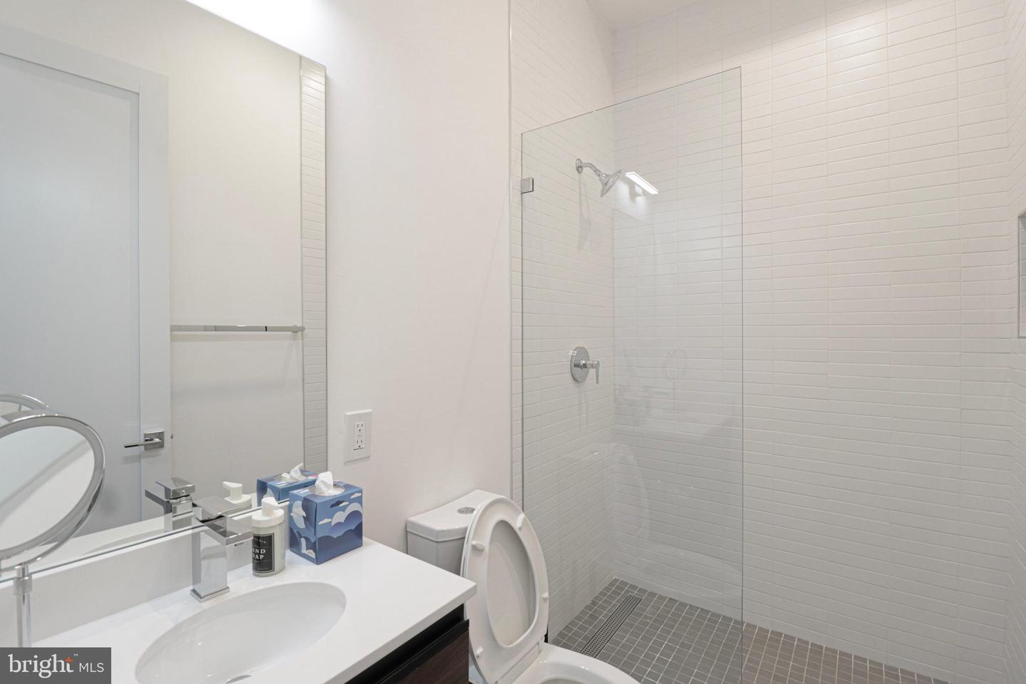 1318 9TH ST NW #6, WASHINGTON, District Of Columbia 20001, 1 Bedroom Bedrooms, ,1 BathroomBathrooms,Residential,For sale,1318 9TH ST NW #6,DCDC2245430 MLS # DCDC2245430