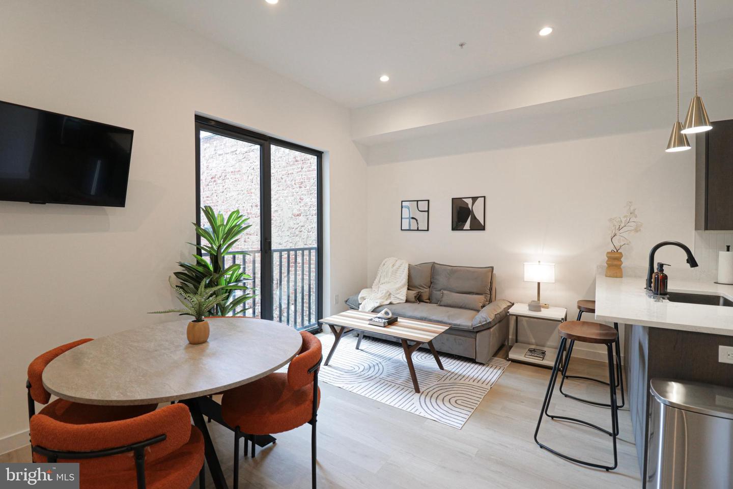 1318 9TH ST NW #6, WASHINGTON, District Of Columbia 20001, 1 Bedroom Bedrooms, ,1 BathroomBathrooms,Residential,For sale,1318 9TH ST NW #6,DCDC2245430 MLS # DCDC2245430