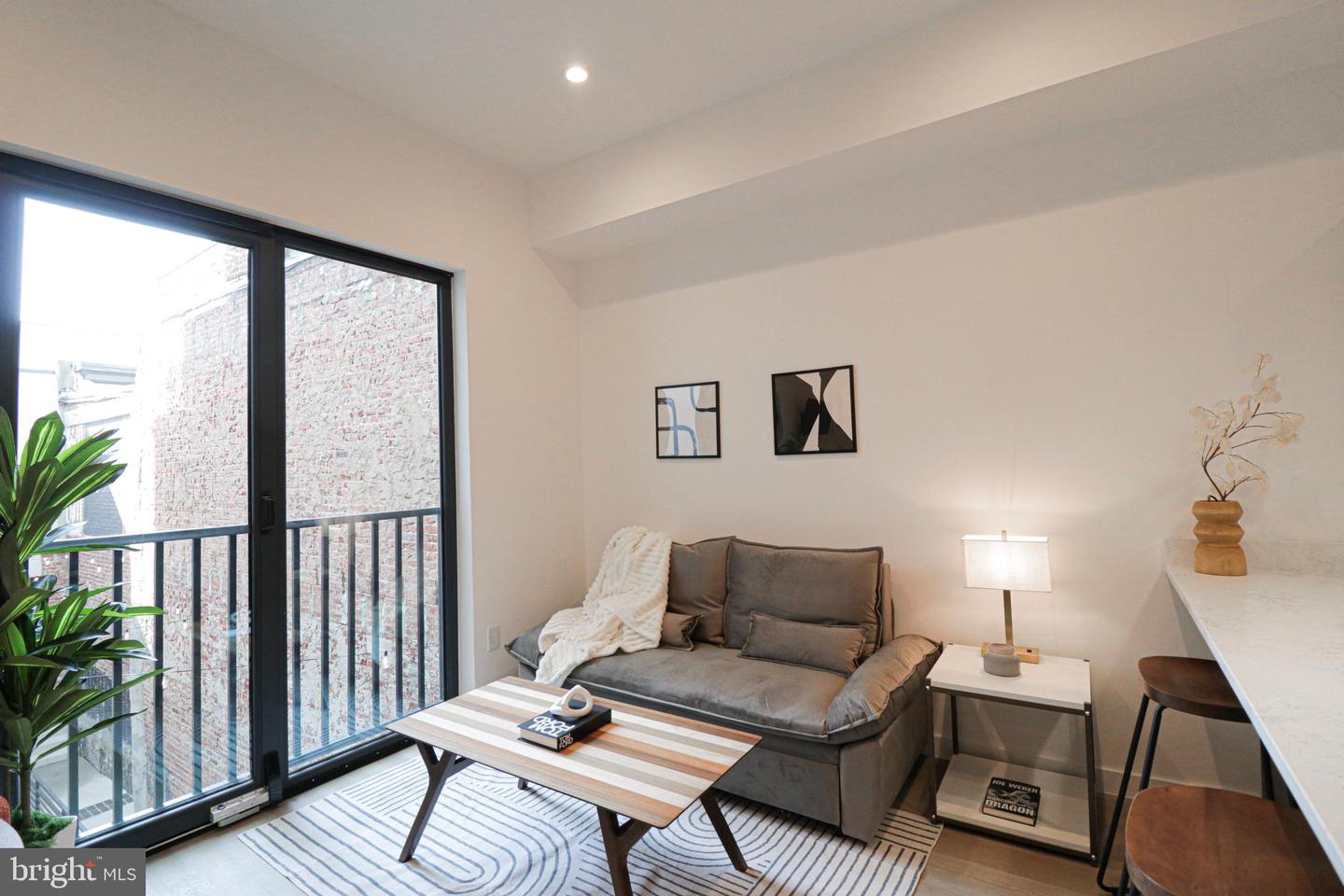 1318 9TH ST NW #6, WASHINGTON, District Of Columbia 20001, 1 Bedroom Bedrooms, ,1 BathroomBathrooms,Residential,For sale,1318 9TH ST NW #6,DCDC2245430 MLS # DCDC2245430