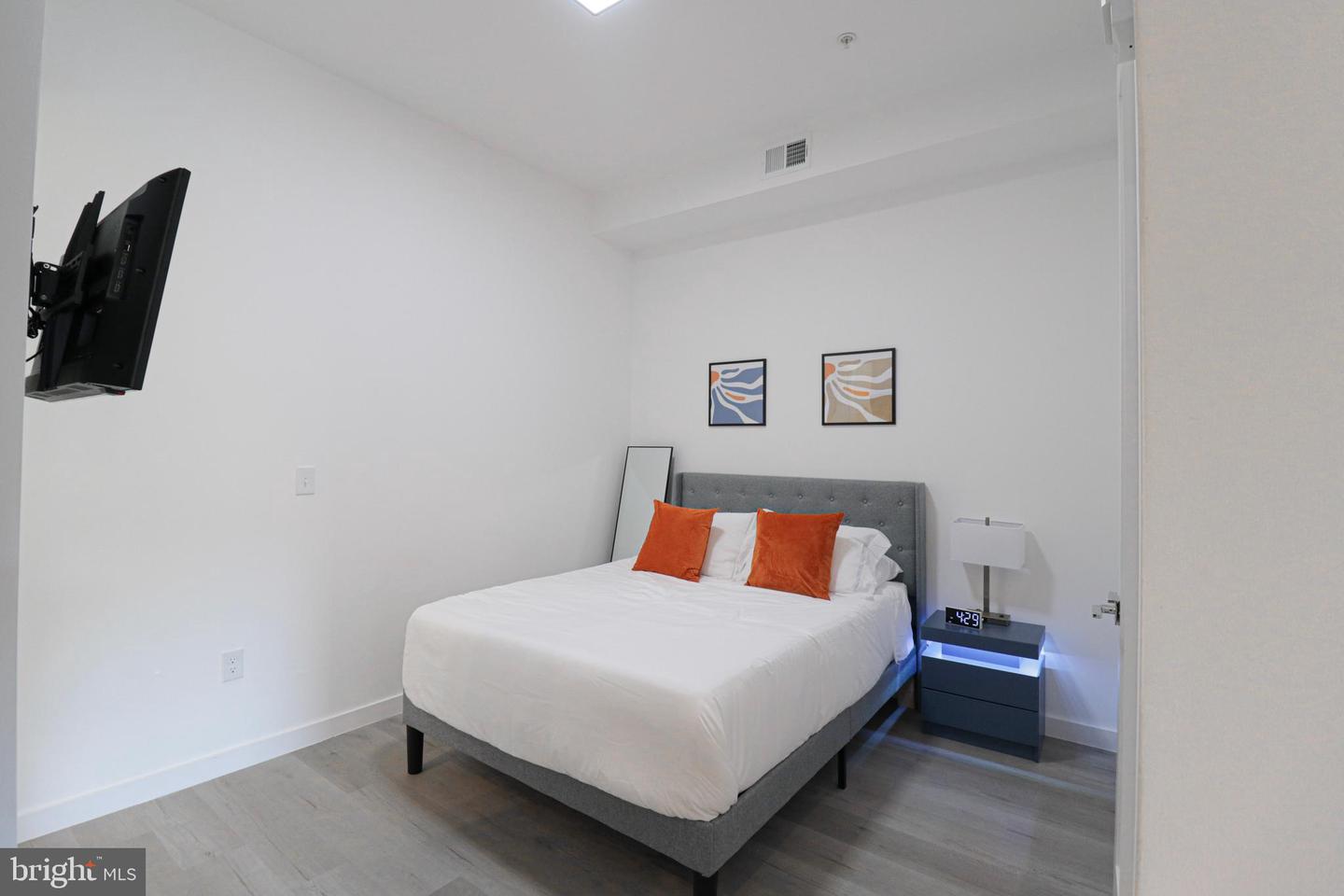 1318 9TH ST NW #6, WASHINGTON, District Of Columbia 20001, 1 Bedroom Bedrooms, ,1 BathroomBathrooms,Residential,For sale,1318 9TH ST NW #6,DCDC2245430 MLS # DCDC2245430