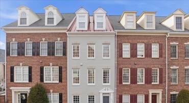 411 S FAYETTE ST, ALEXANDRIA, Virginia 22314, 3 Bedrooms Bedrooms, ,3 BathroomsBathrooms,Residential,For sale,411 S FAYETTE ST,VAAX2054070 MLS # VAAX2054070