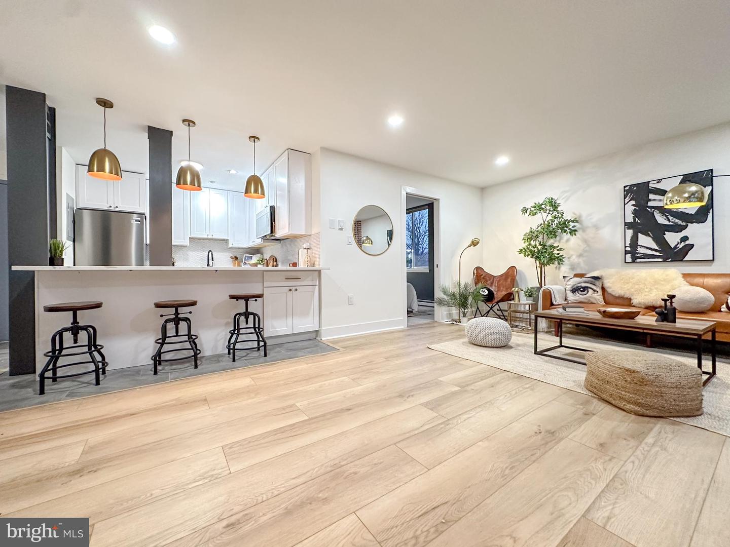 3245 RIO #206, FALLS CHURCH, Virginia 22041, 2 Bedrooms Bedrooms, 4 Rooms Rooms,1 BathroomBathrooms,Residential,For sale,3245 RIO #206,VAFX2291196 MLS # VAFX2291196