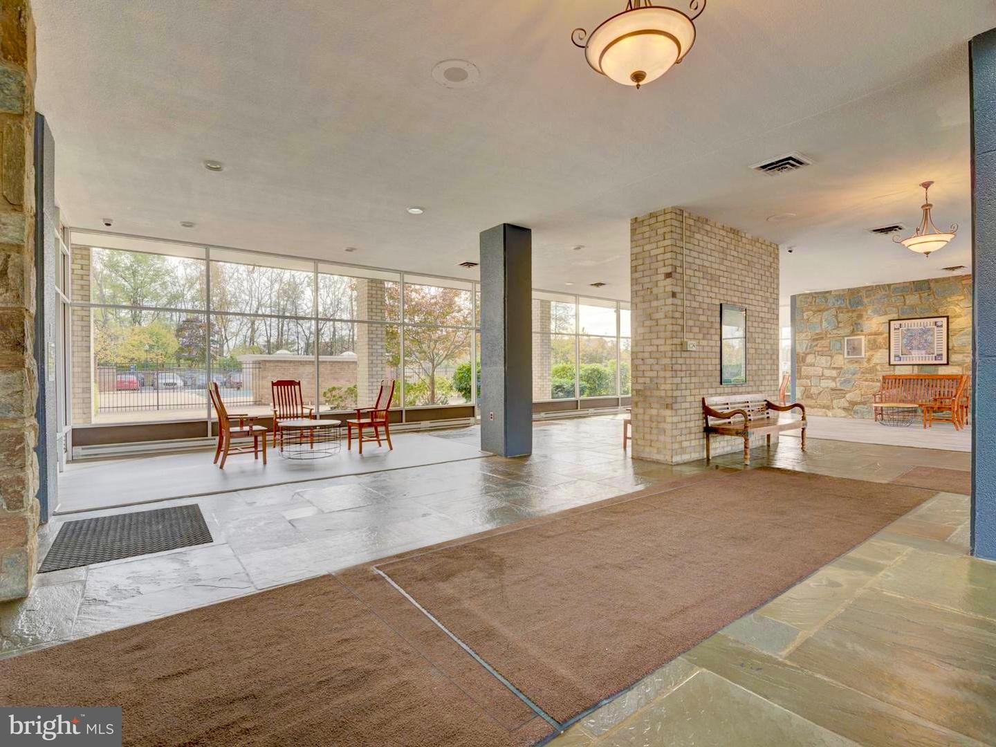 3245 RIO #206, FALLS CHURCH, Virginia 22041, 2 Bedrooms Bedrooms, 4 Rooms Rooms,1 BathroomBathrooms,Residential,For sale,3245 RIO #206,VAFX2291196 MLS # VAFX2291196