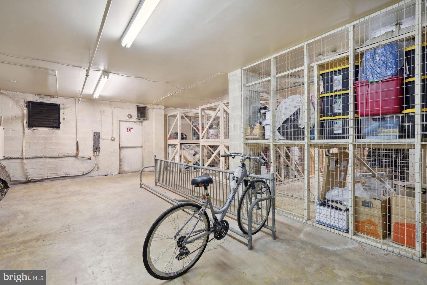 3245 RIO #206, FALLS CHURCH, Virginia 22041, 2 Bedrooms Bedrooms, 4 Rooms Rooms,1 BathroomBathrooms,Residential,For sale,3245 RIO #206,VAFX2291196 MLS # VAFX2291196