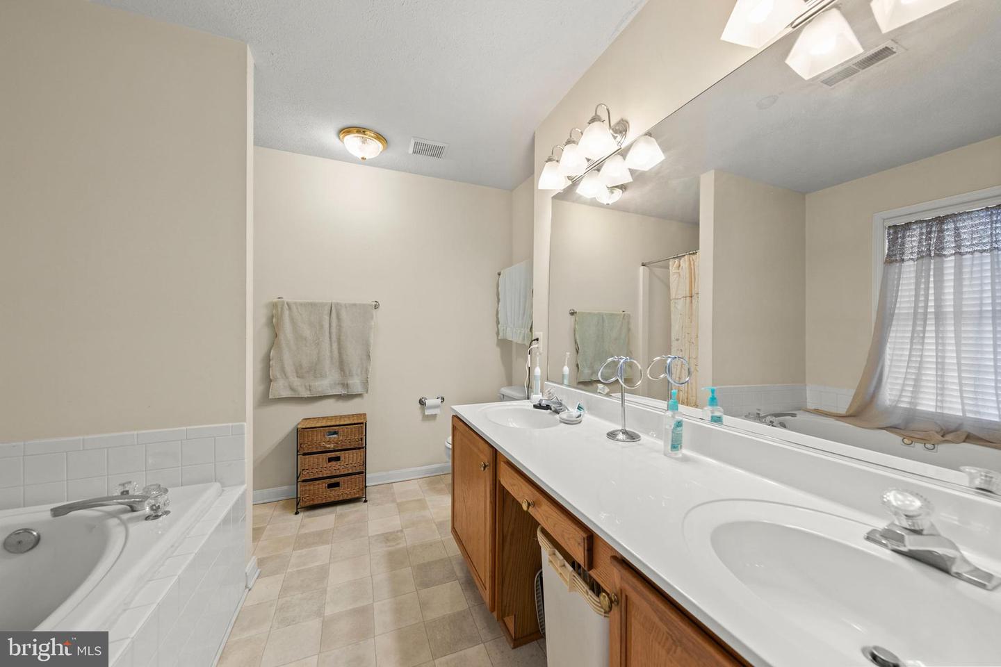 112 GRINDSTONE DR, WINCHESTER, Virginia 22602, 4 Bedrooms Bedrooms, ,2 BathroomsBathrooms,Residential,For sale,112 GRINDSTONE DR,VAFV2039600 MLS # VAFV2039600