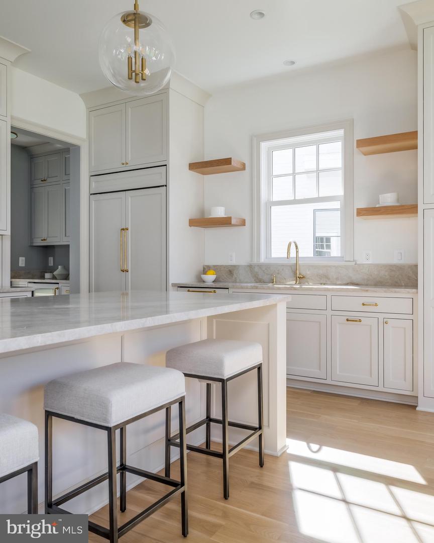 632 N KENMORE ST, ARLINGTON, Virginia 22201, 5 Bedrooms Bedrooms, ,4 BathroomsBathrooms,Residential,For sale,632 N KENMORE ST,VAAR2069018 MLS # VAAR2069018