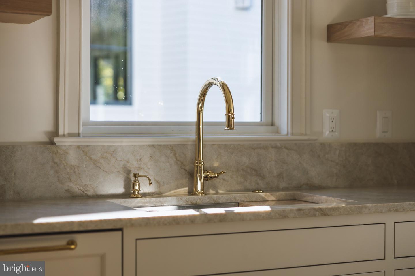 632 N KENMORE ST, ARLINGTON, Virginia 22201, 5 Bedrooms Bedrooms, ,4 BathroomsBathrooms,Residential,For sale,632 N KENMORE ST,VAAR2069018 MLS # VAAR2069018