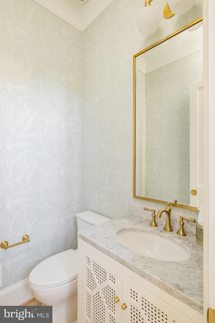 632 N KENMORE ST, ARLINGTON, Virginia 22201, 5 Bedrooms Bedrooms, ,4 BathroomsBathrooms,Residential,For sale,632 N KENMORE ST,VAAR2069018 MLS # VAAR2069018