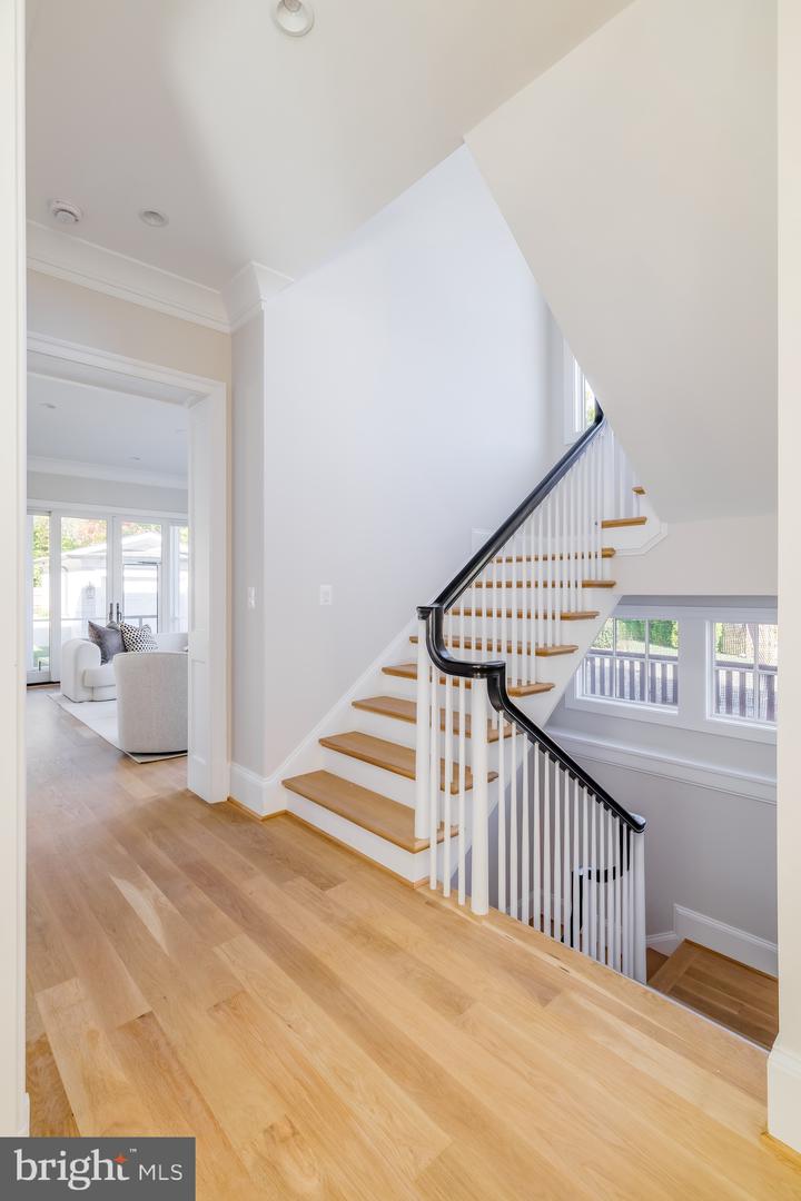 632 N KENMORE ST, ARLINGTON, Virginia 22201, 5 Bedrooms Bedrooms, ,4 BathroomsBathrooms,Residential,For sale,632 N KENMORE ST,VAAR2069018 MLS # VAAR2069018