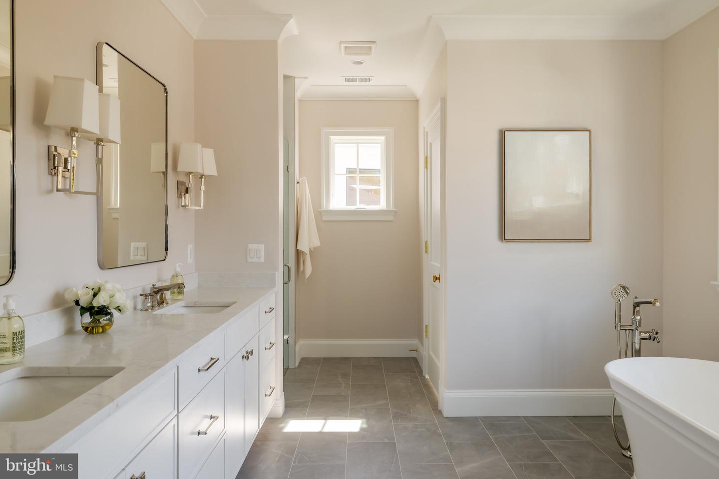 632 N KENMORE ST, ARLINGTON, Virginia 22201, 5 Bedrooms Bedrooms, ,4 BathroomsBathrooms,Residential,For sale,632 N KENMORE ST,VAAR2069018 MLS # VAAR2069018