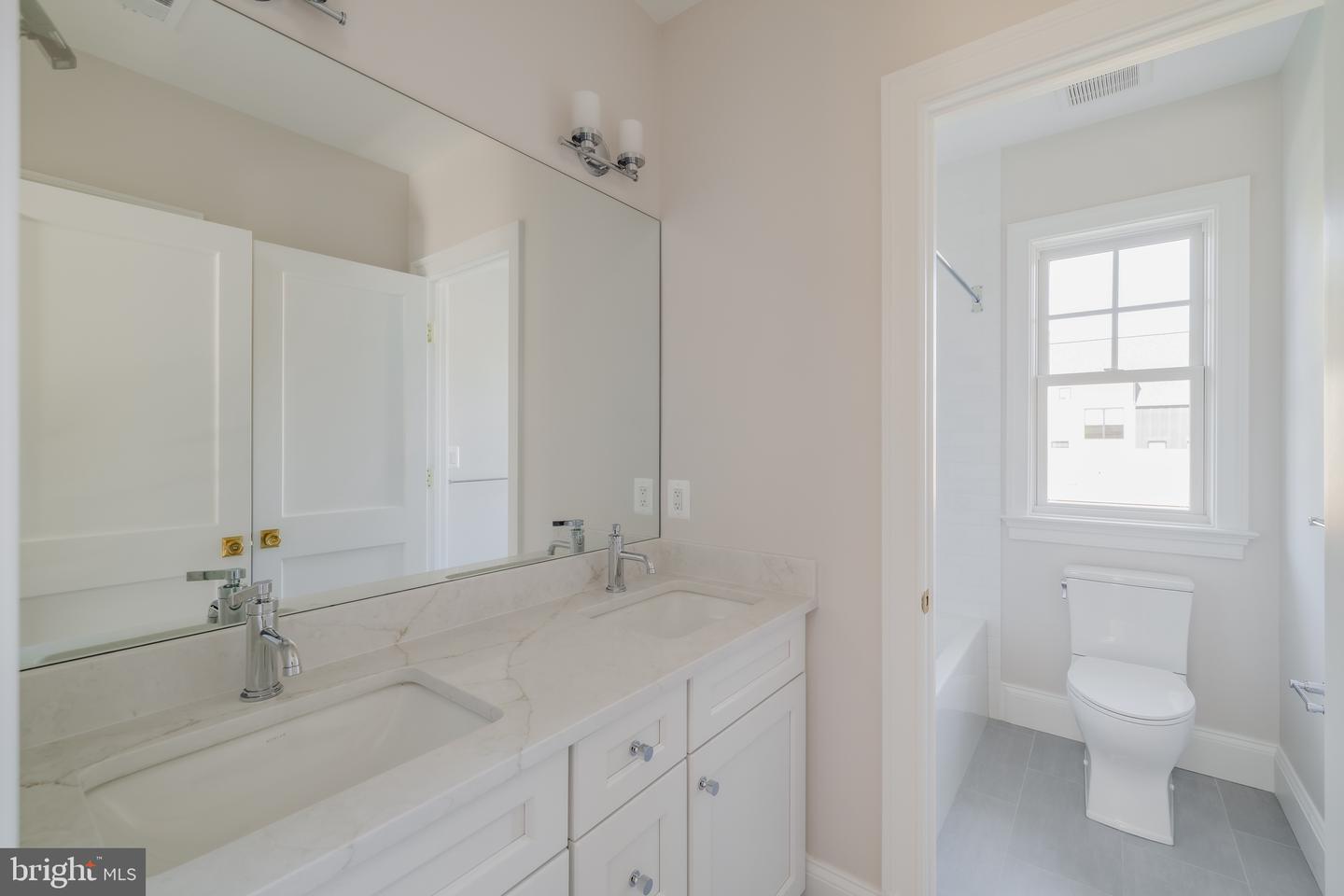 632 N KENMORE ST, ARLINGTON, Virginia 22201, 5 Bedrooms Bedrooms, ,4 BathroomsBathrooms,Residential,For sale,632 N KENMORE ST,VAAR2069018 MLS # VAAR2069018