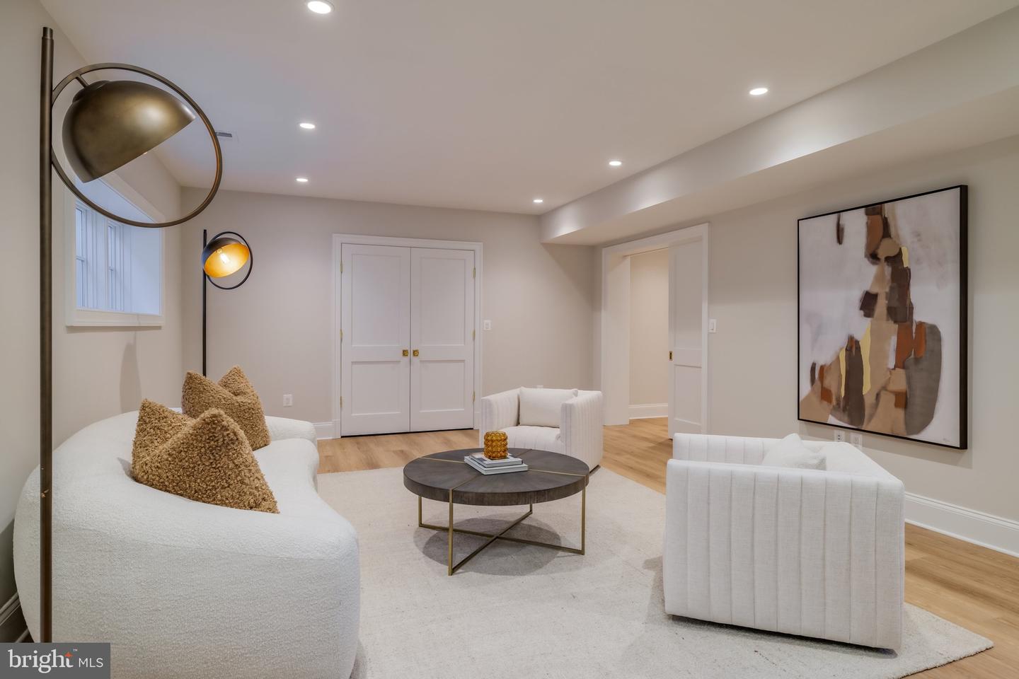 632 N KENMORE ST, ARLINGTON, Virginia 22201, 5 Bedrooms Bedrooms, ,4 BathroomsBathrooms,Residential,For sale,632 N KENMORE ST,VAAR2069018 MLS # VAAR2069018